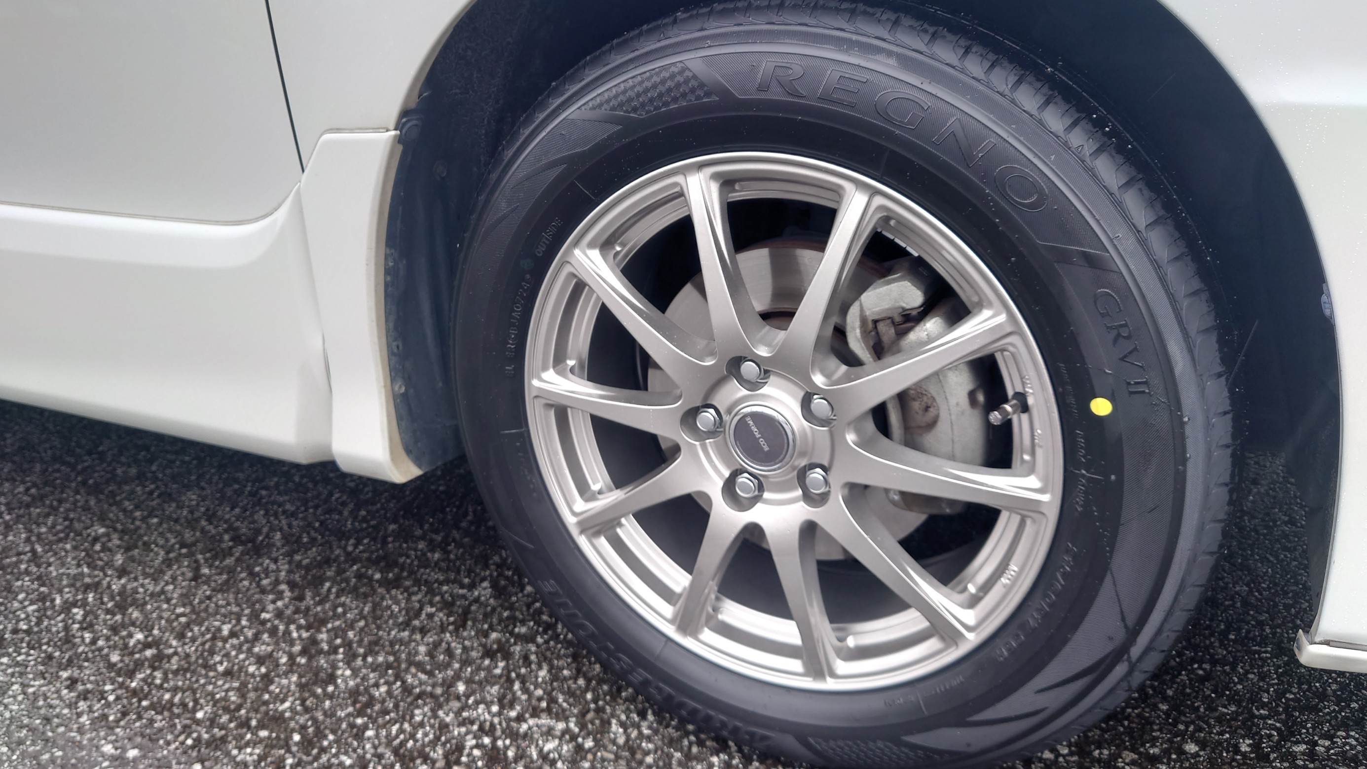 50系エスティマ 新品タイヤホイールセット レグノGRVⅡ＋エコフォルム