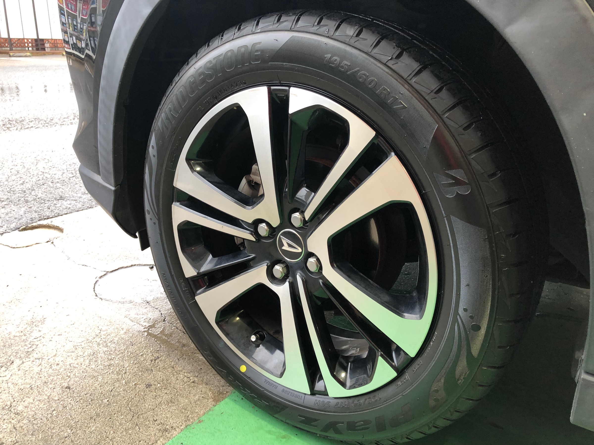 大阪手渡し】BRIDGESTONE スタッドレス ロッキー 195/60/17 楽天市場