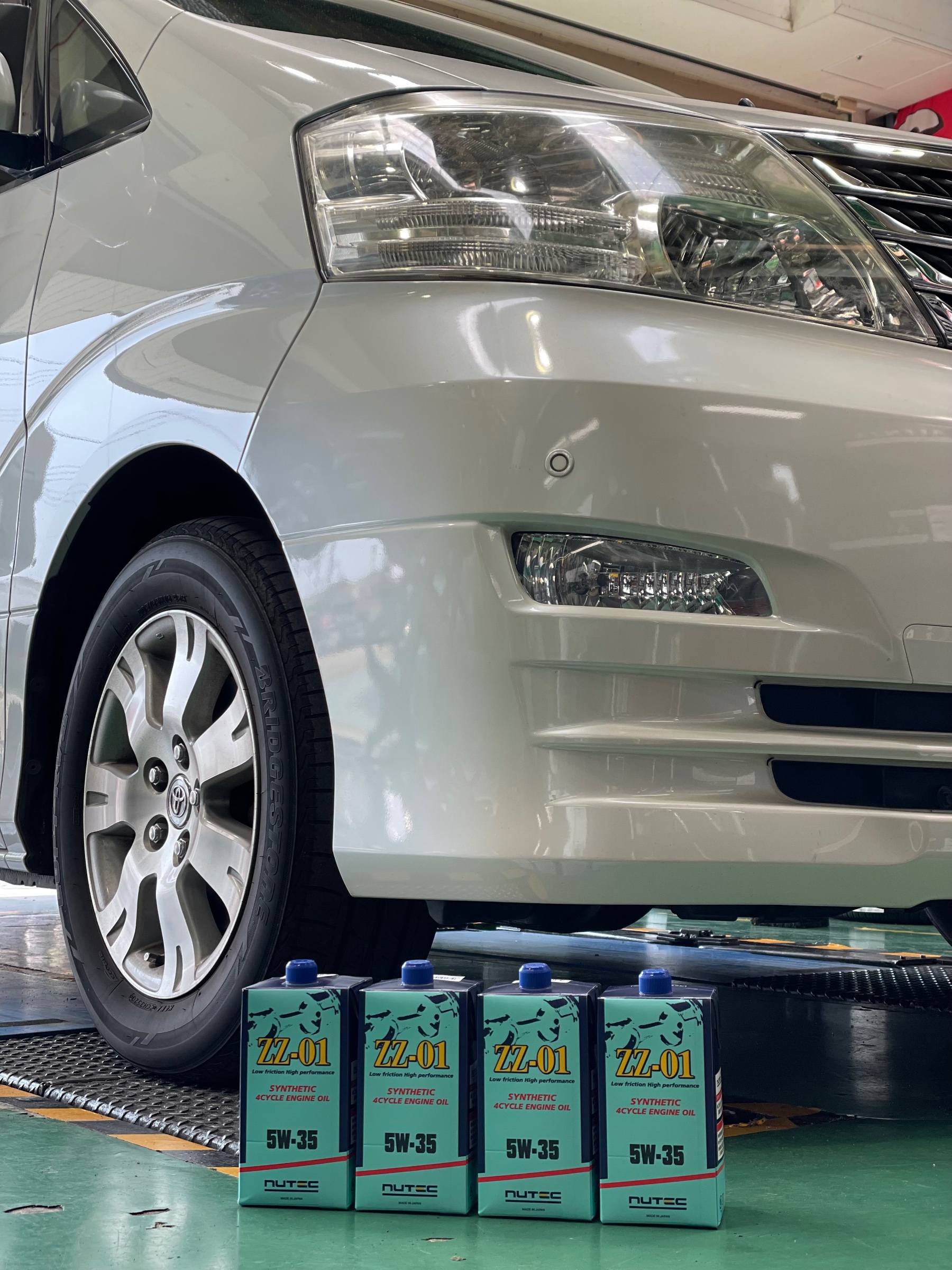 トヨタ アルファード MNH10W