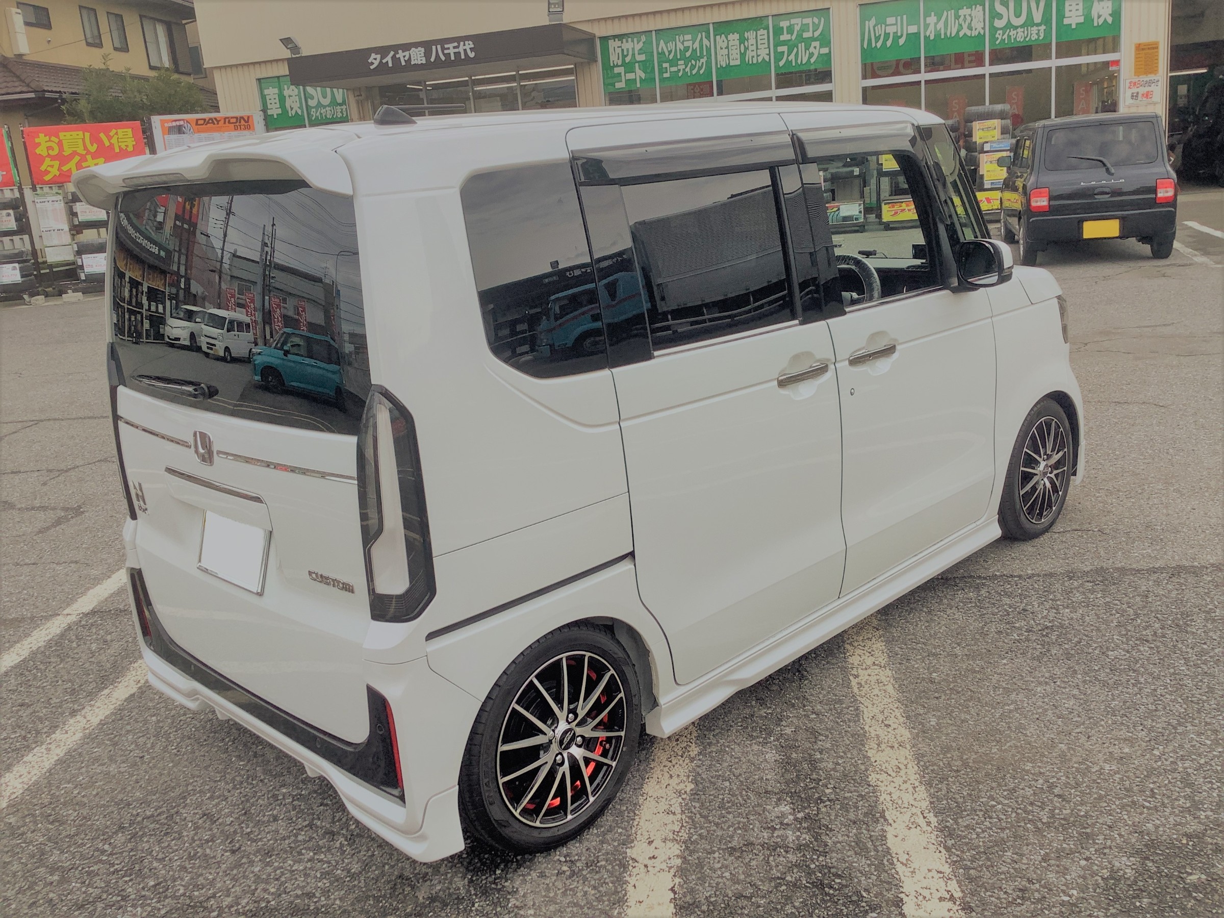 ホンダJF5型N-BOXカスタム ターボ、車高調のお取り付け ホンダJF5型N-BOXカスタム ターボ、車高調のお取り付け