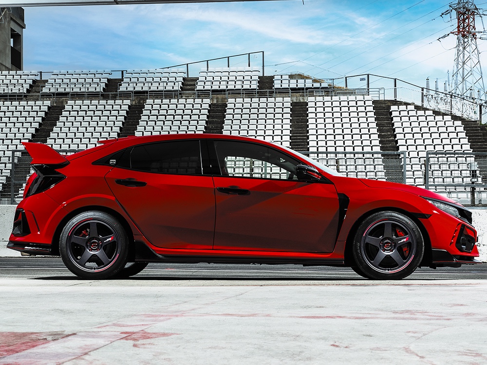 ブリヂストン　タイヤ館下松　タイヤ交換　アルミホイール　オイル交換　バッテリー交換　ワイパー交換　エアコンフィルター交換　アライメント調整　国産車　輸入車　下松市　周南市　徳山　柳井　熊毛　光　玖珂　周東　履き替え　付け替え　脱着