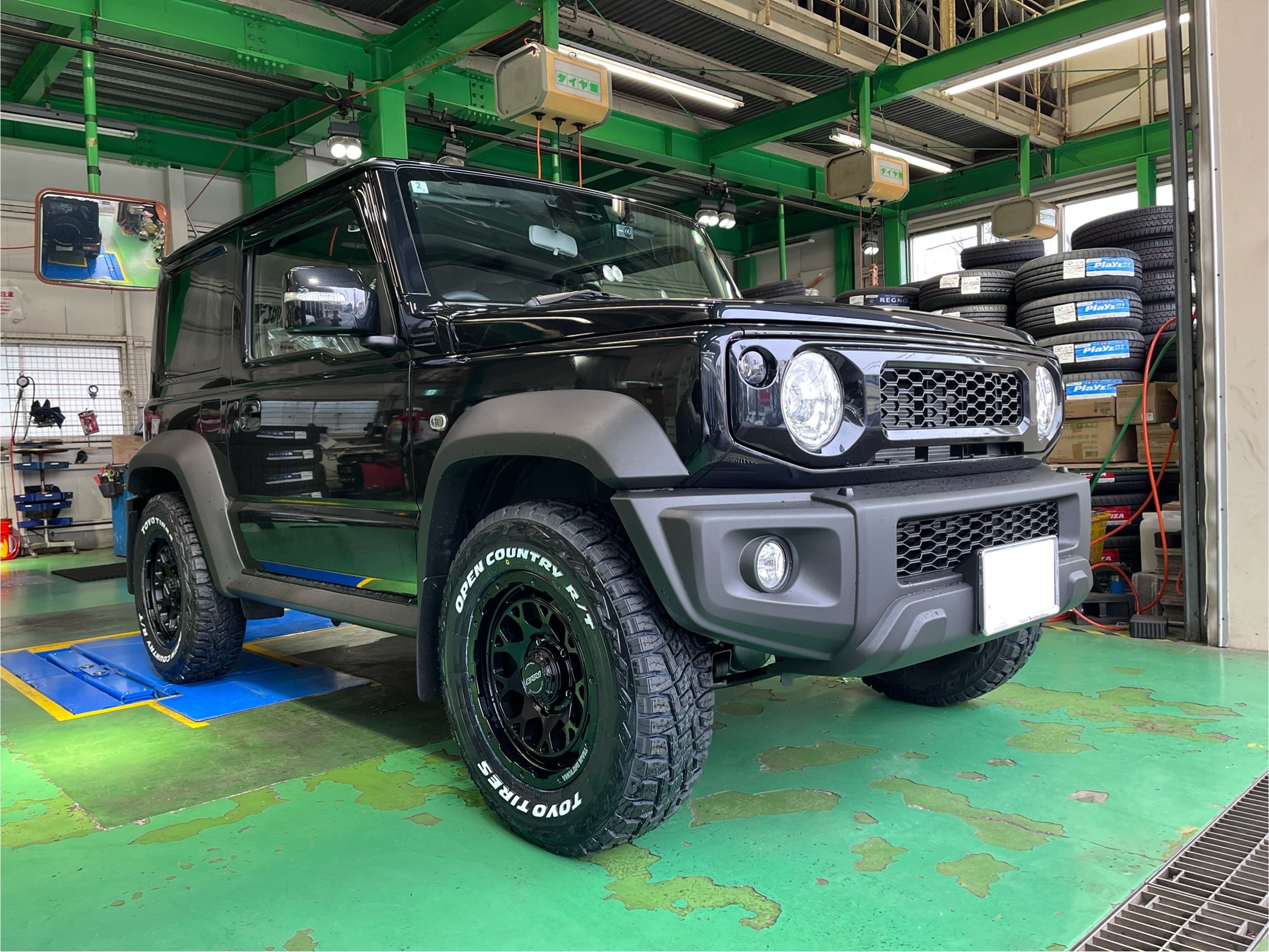 ジムニーシエラ パーツ情報 新車外しのジムニーシエラ純正入庫です！ ジムニーシエラ純正 １５インチ ダンロップ付！｜グーネットピット