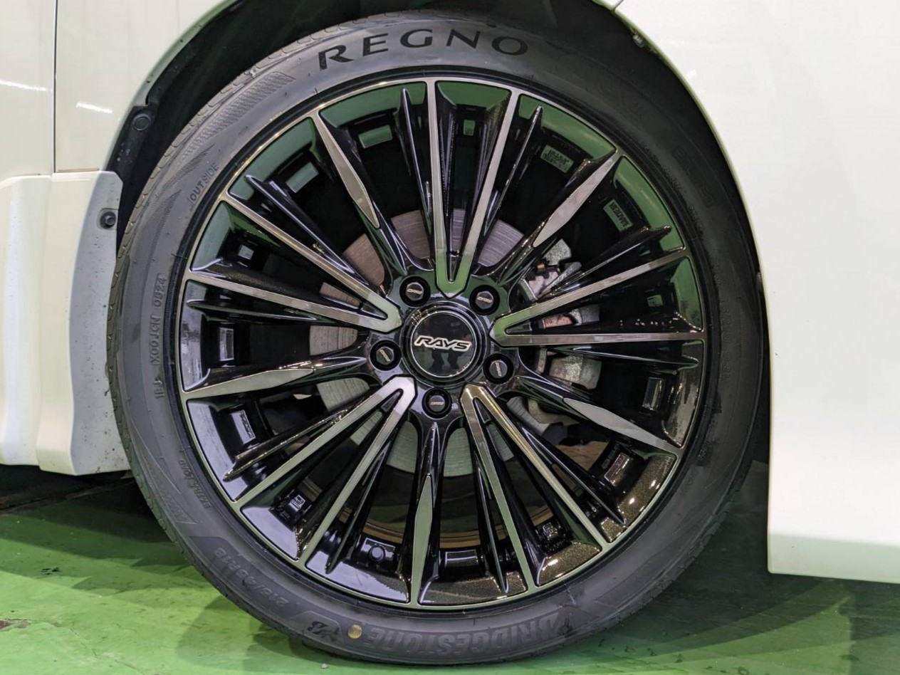 新品タイヤ付 レイズ ベルサス VOUGE 215/45R18 ノア 居着い