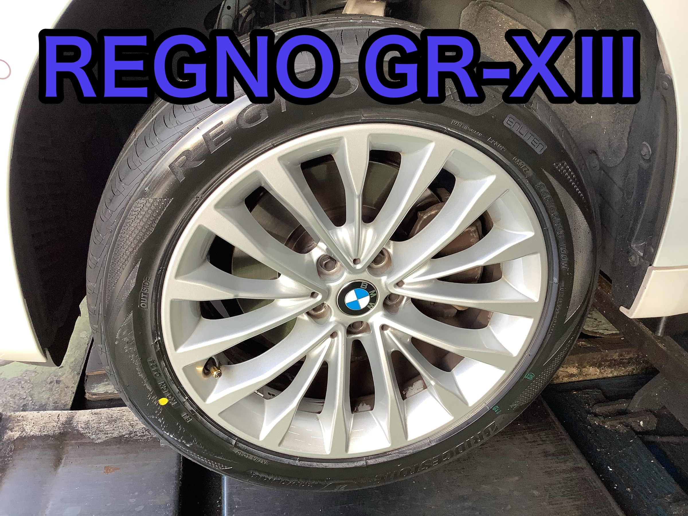 BMW 5シリーズ G30 スタッドレスタイヤ アルミホイール245/45R18 BMW G30系5シリーズ純正の溝たっぷりスタッドレス付きセット