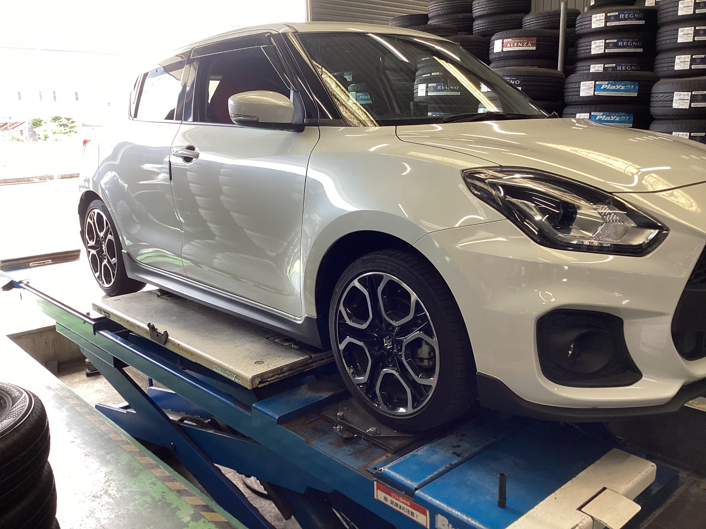 スイフトスポーツ ZC33S ホイール交換 | 店舗おススメ情報 | タイヤ館