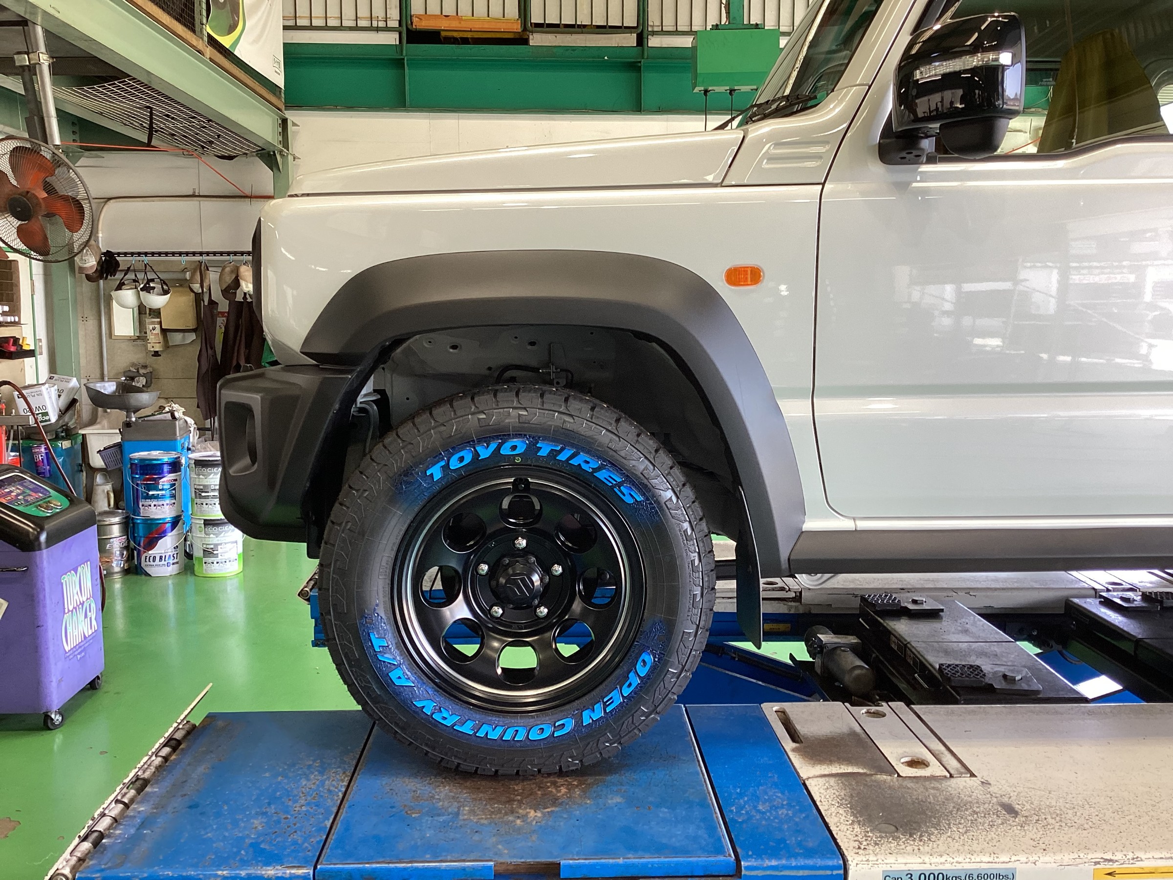 ジムニーシエラに新品アルミホイール取付け! | 店舗おススメ ジムニーシエラに新品アルミホイール取付け! | 店舗おススメ