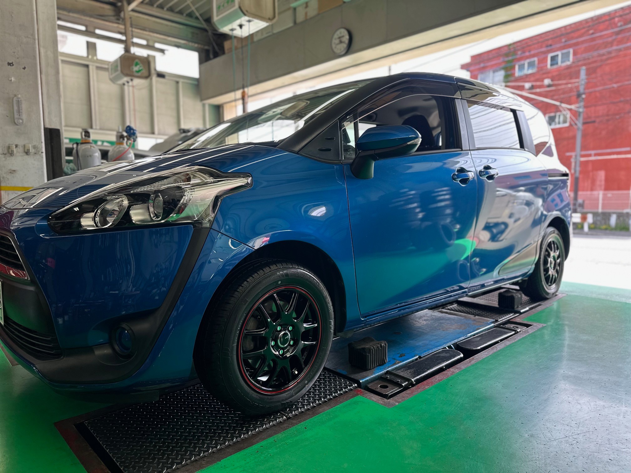 トヨタのシエンタのホイルカバです15インチ トヨタ - 【 新品 未使用 】トヨタ シエンタ 純正 15インチ