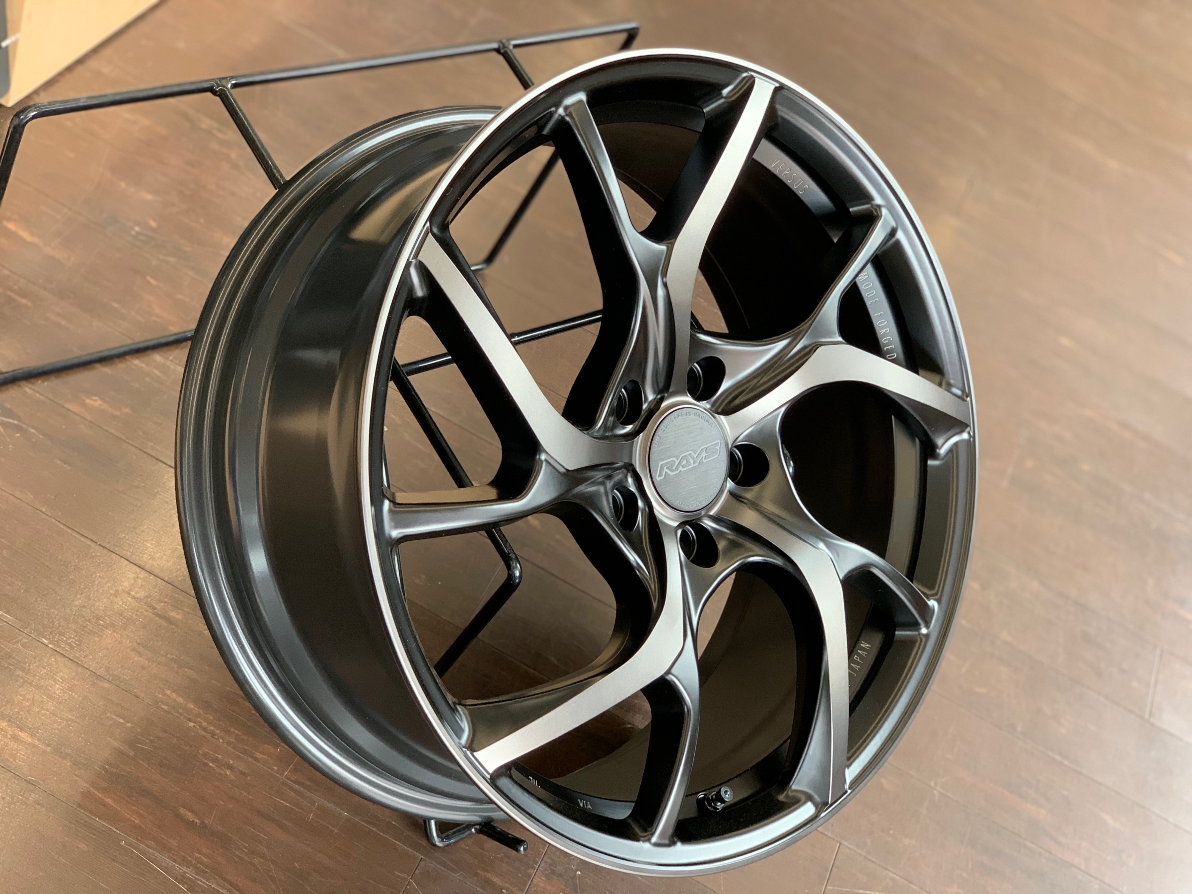 新商品展示会 開催中！】RAYS VMF C-01 PRIUS EDITION | 店舗お
