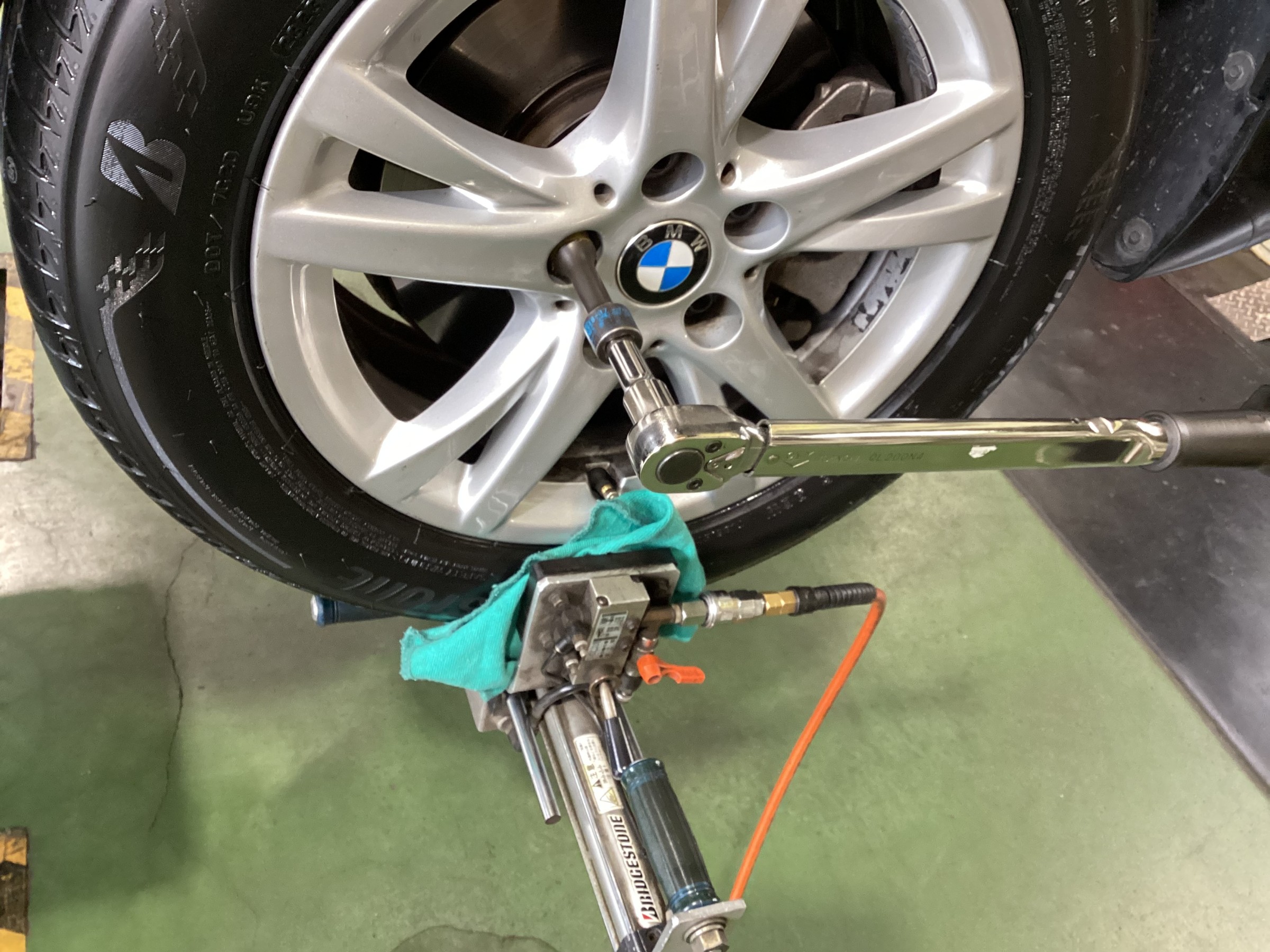 タイヤど真ん中取付　センタフィット取り付け　タイヤ館五日市