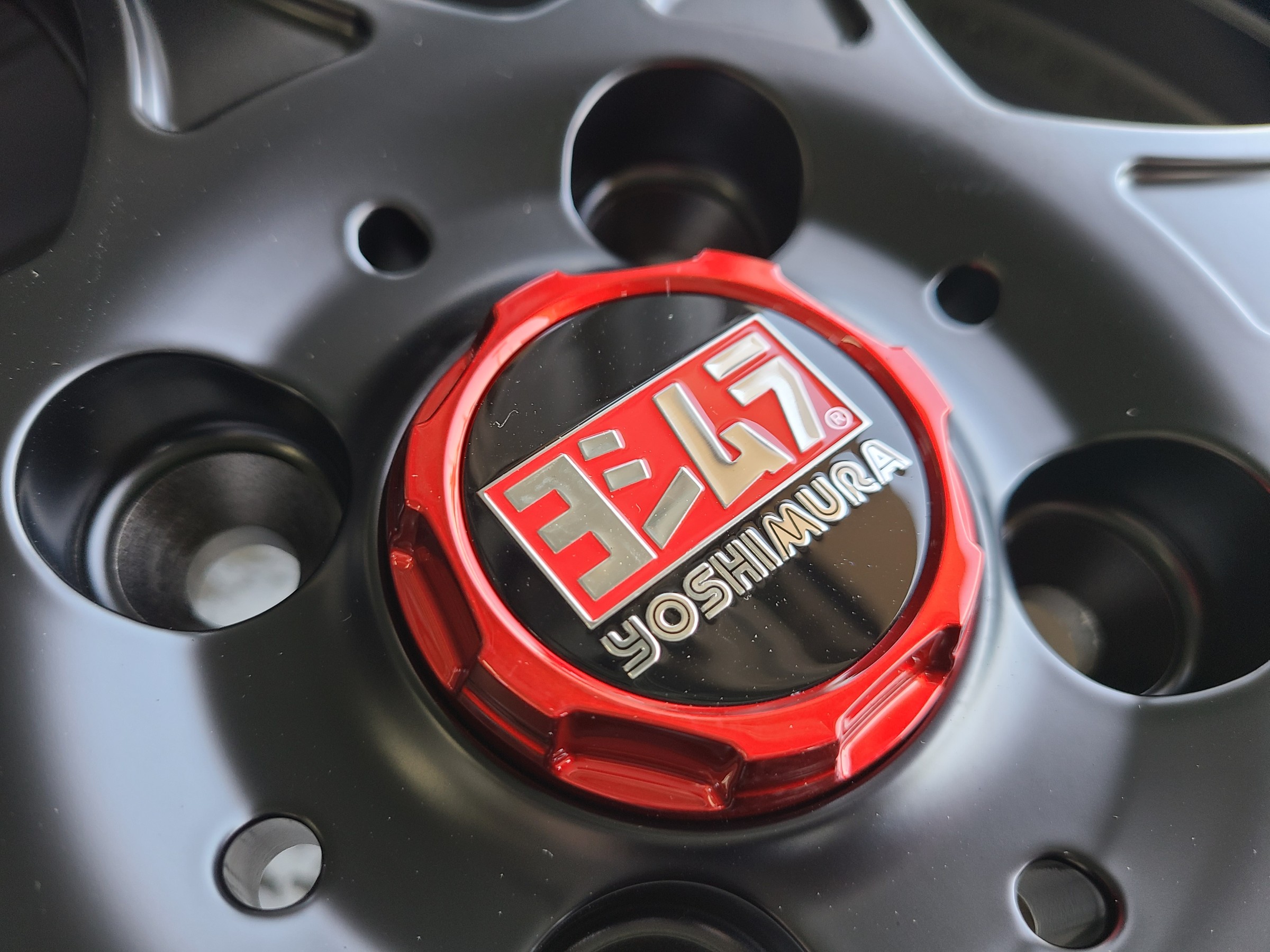 二輪』メーカーと『四輪』メーカーのコラボレーションホイール