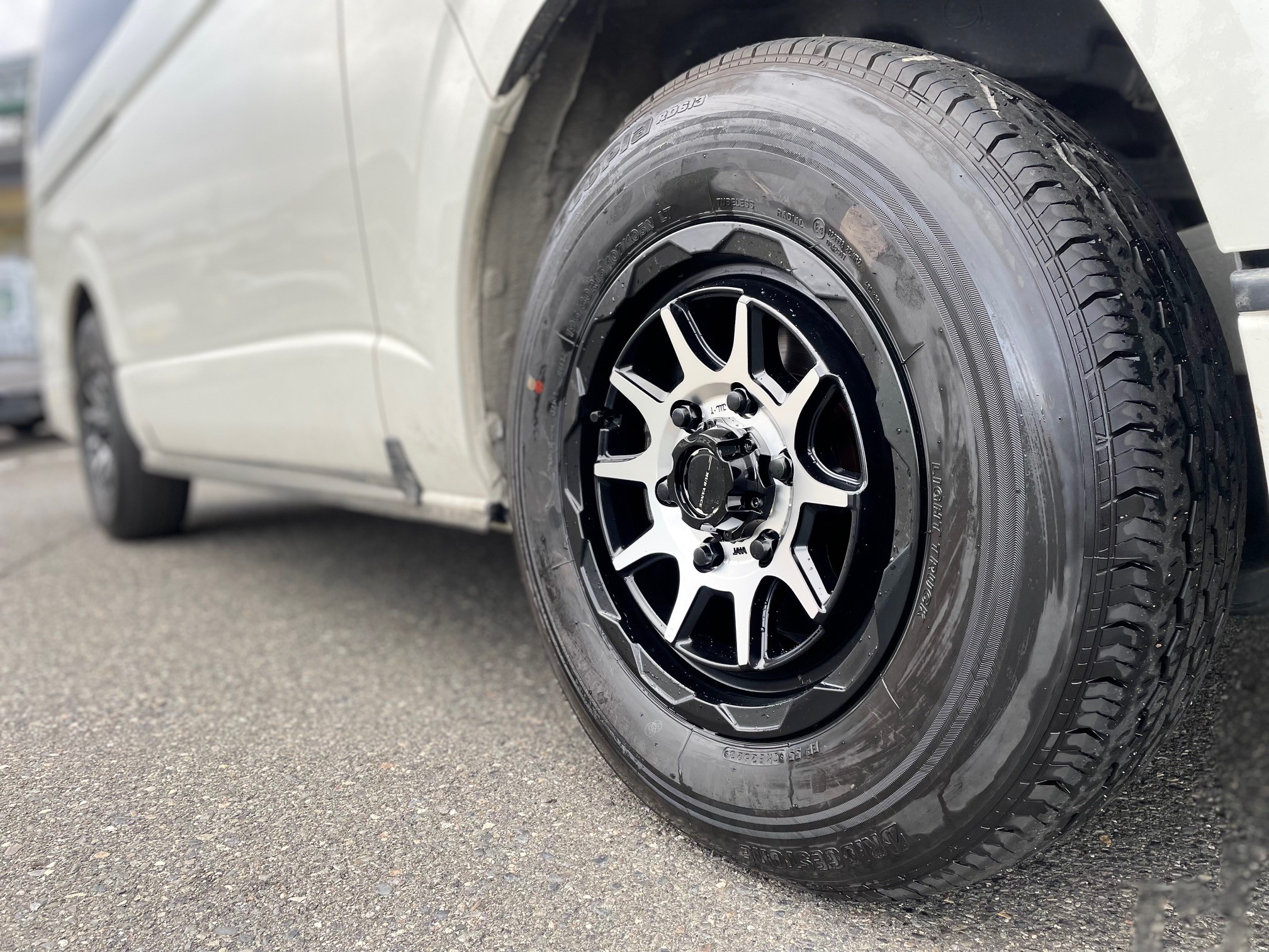 ハイエース × MUD VANCE 06 | 店舗おススメ情報 | タイヤ館 ヤマト