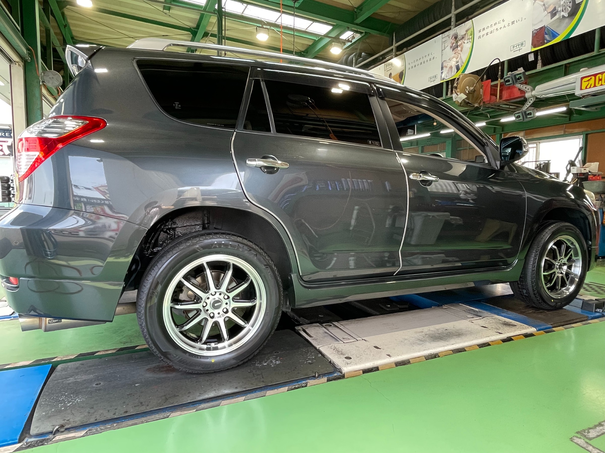 深リム1ピースホイールがオシャレ！「5ZIGEN ファイアーボールRR」を