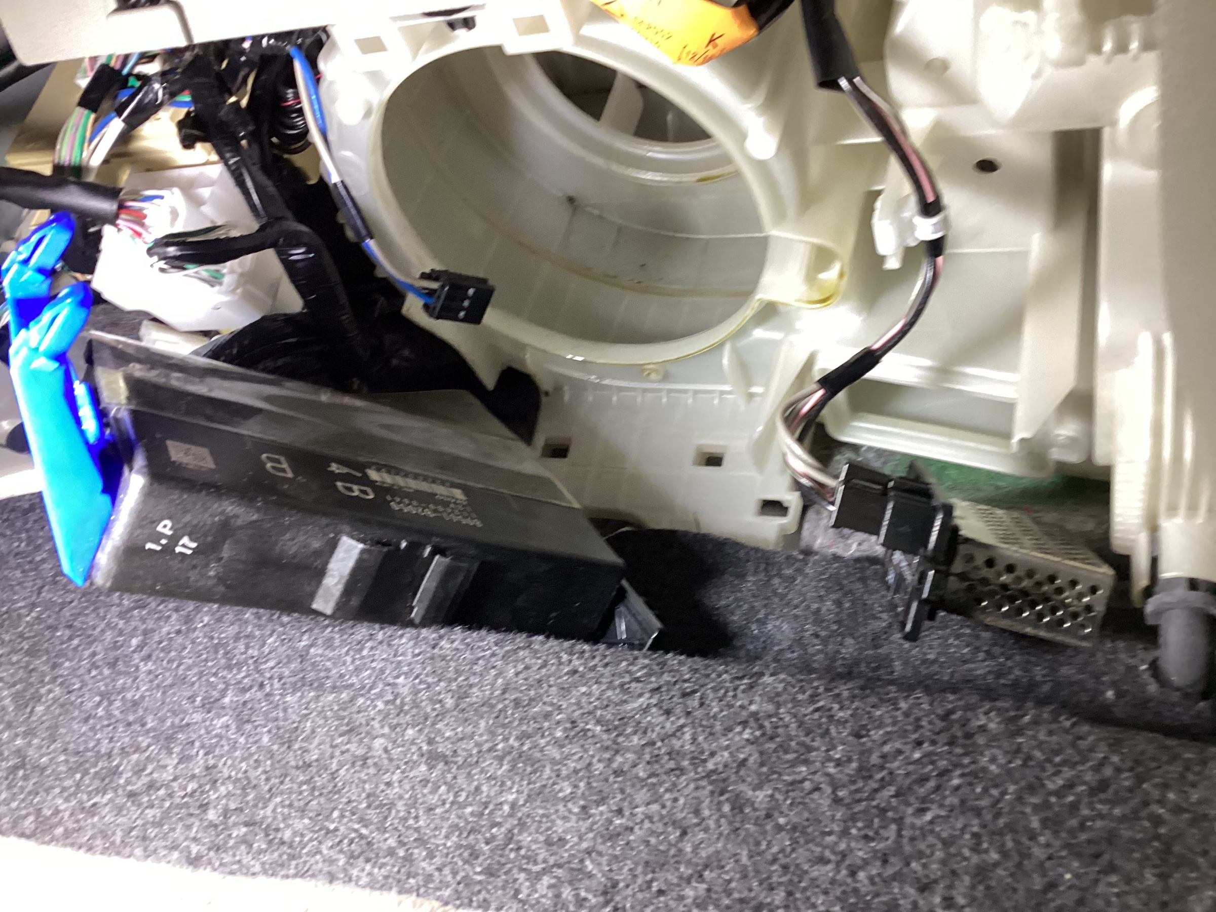 ダイハツ】ミライース エバポレーター洗浄 | 店舗おススメ情報