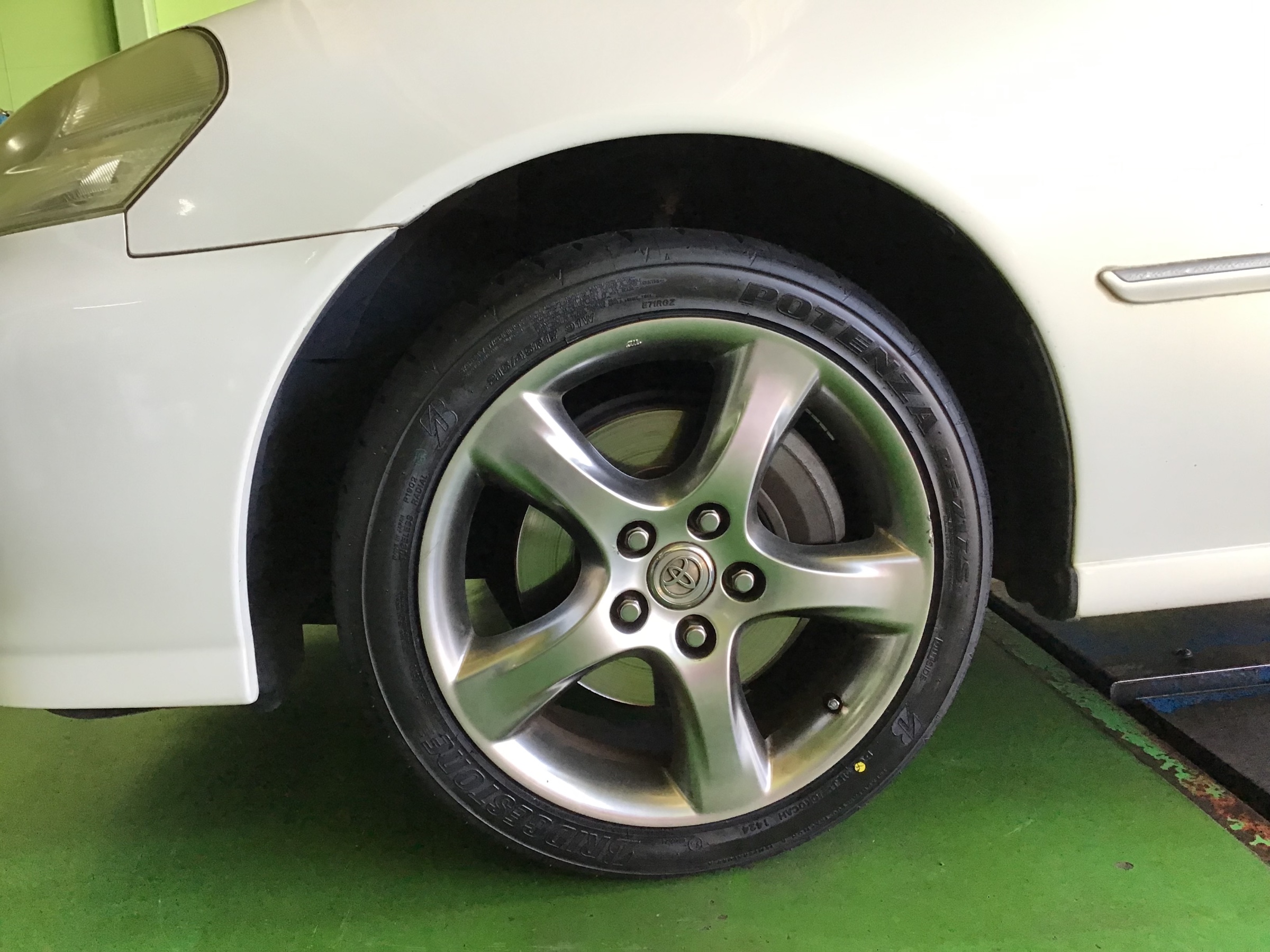 RE71RS   F  215/45R17   R  225/45R17