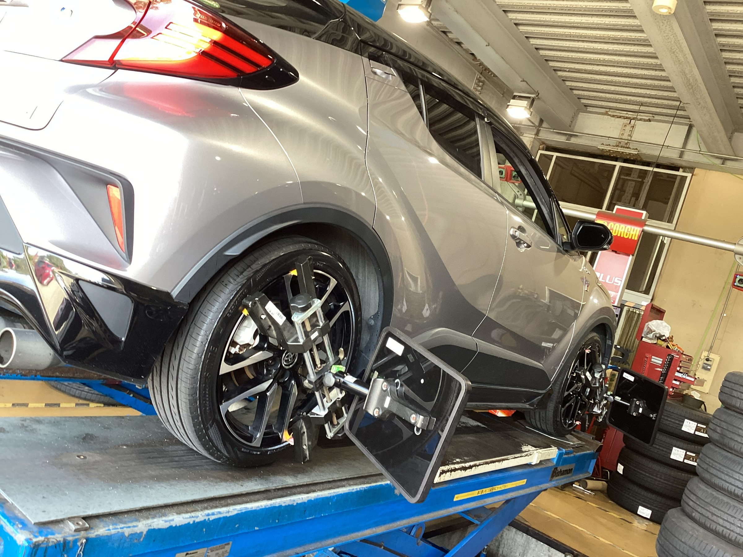 TOYOTA GR C-HR REGNO GR-XⅢ 225/45R19 タイヤ交換 アライメント