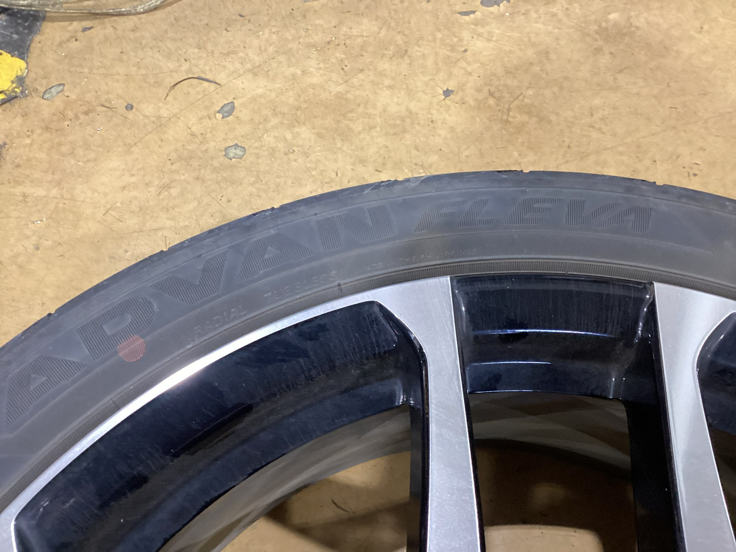 TOYOTA GR C-HR REGNO GR-XⅢ 225/45R19 タイヤ交換
