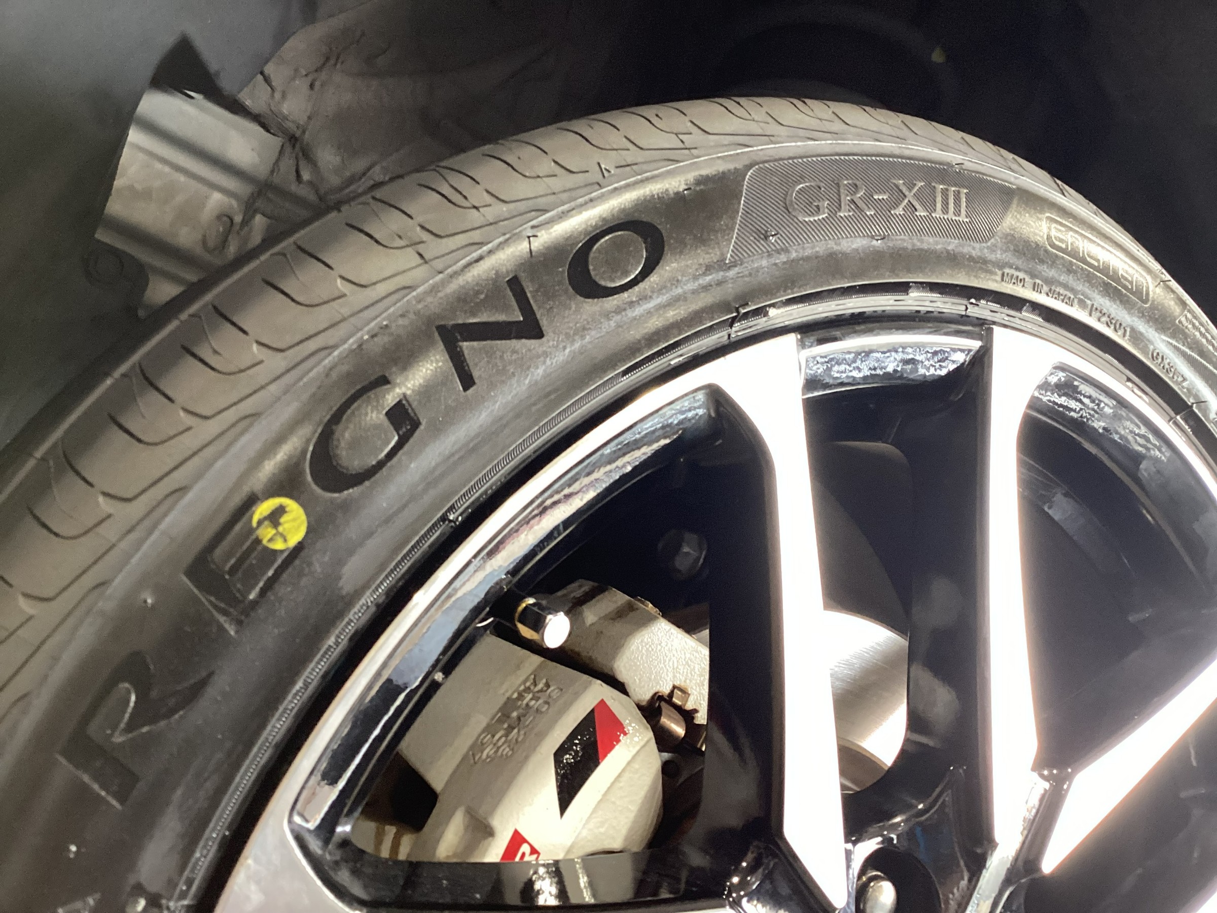 TOYOTA GR C-HR REGNO GR-XⅢ 225/45R19 タイヤ交換 アライメント