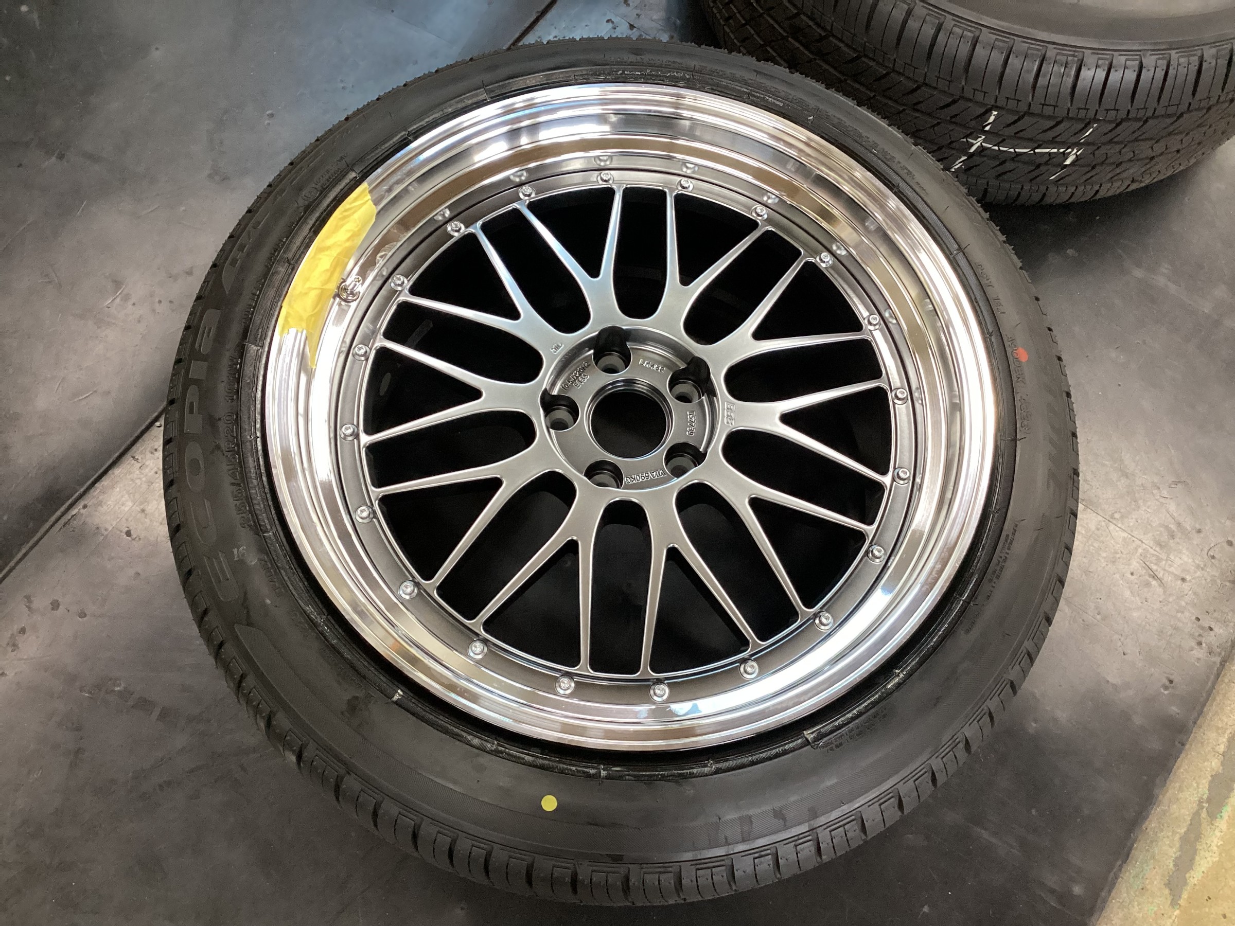 三菱 アウトランダー BBS LM 20インチ取付 (^▽^)/ | 店舗お