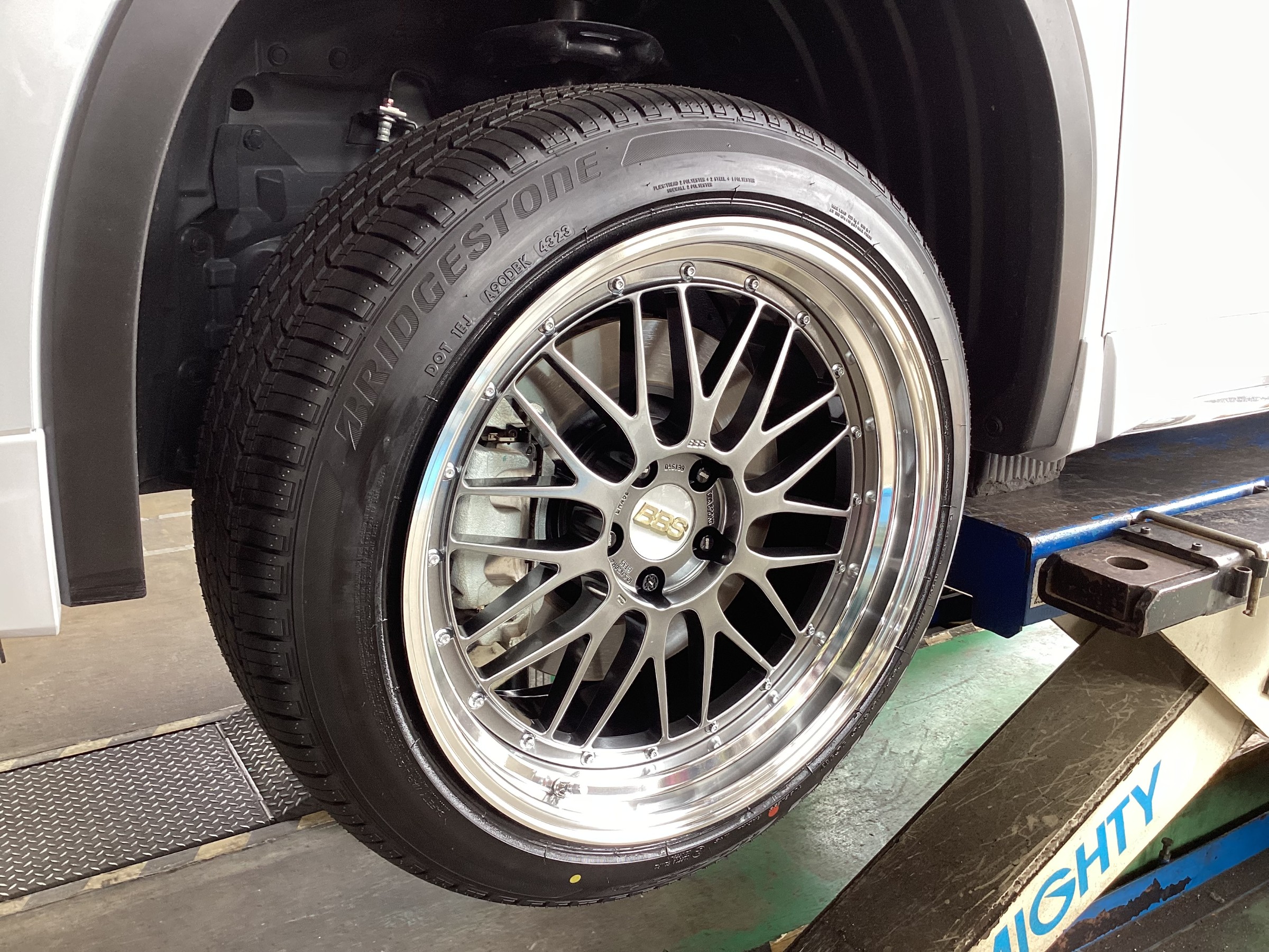 三菱 アウトランダー BBS LM 20インチ取付 (^▽^)/ | 店舗お 三菱 アウトランダー BBS LM 20インチ取付 (^▽^)/ | 店舗お