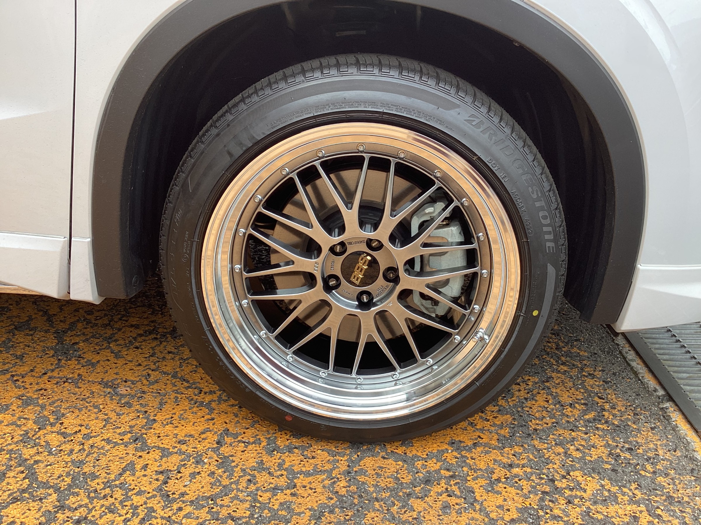 三菱　アウトランダー　BBS　LM　２０インチ取付 タイヤ館三原