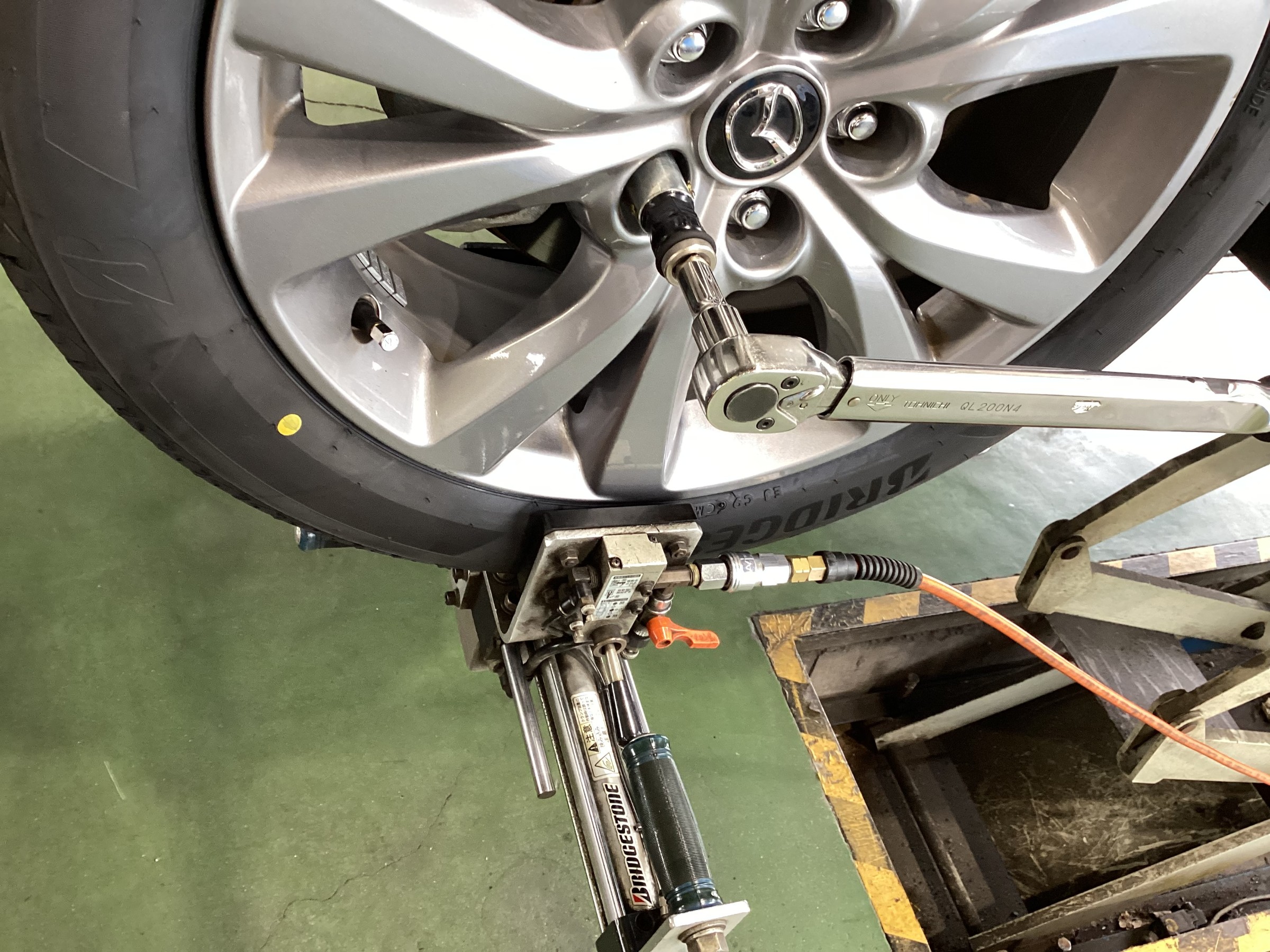 タイヤど真ん中取付　センタフィット取り付け　タイヤ館五日市