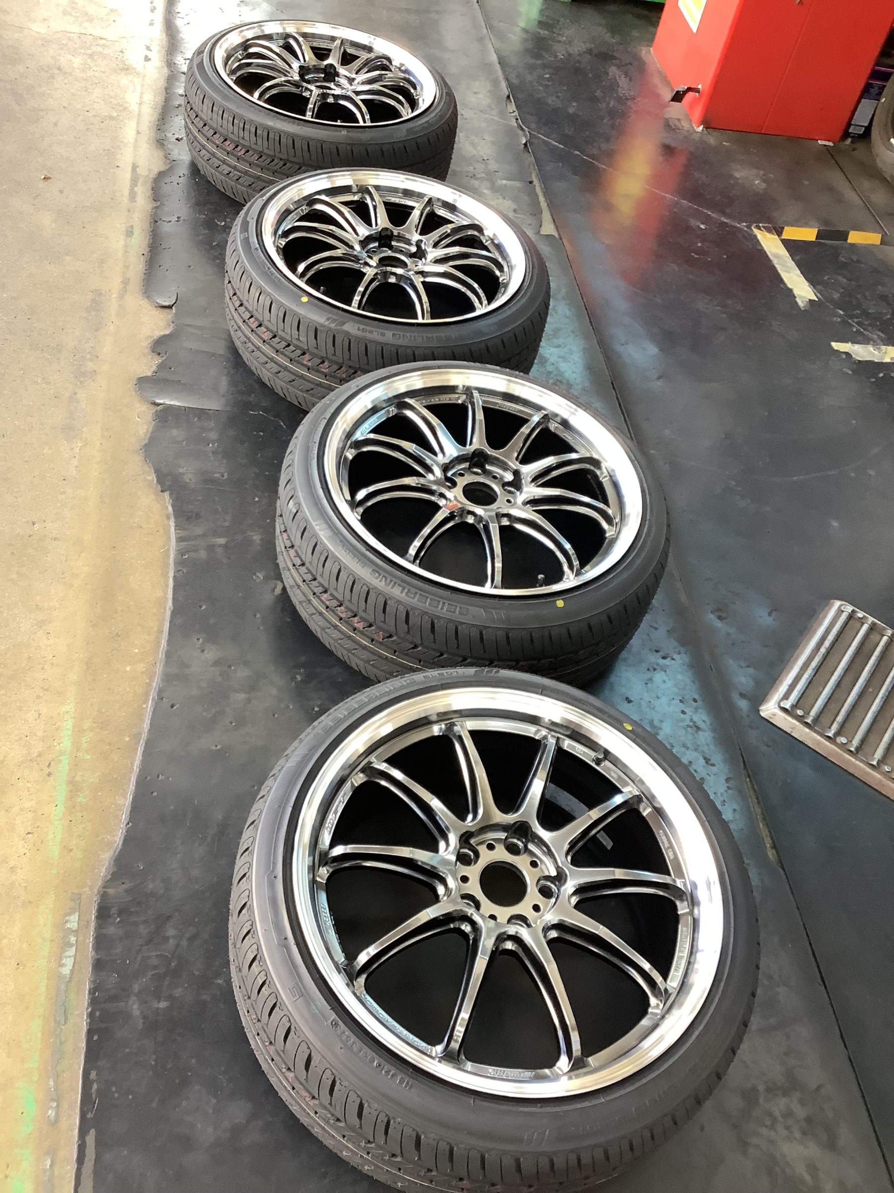 マツダ RX-8 ワークエモーション 19インチ取付です！(⌒∇⌒) | 店舗