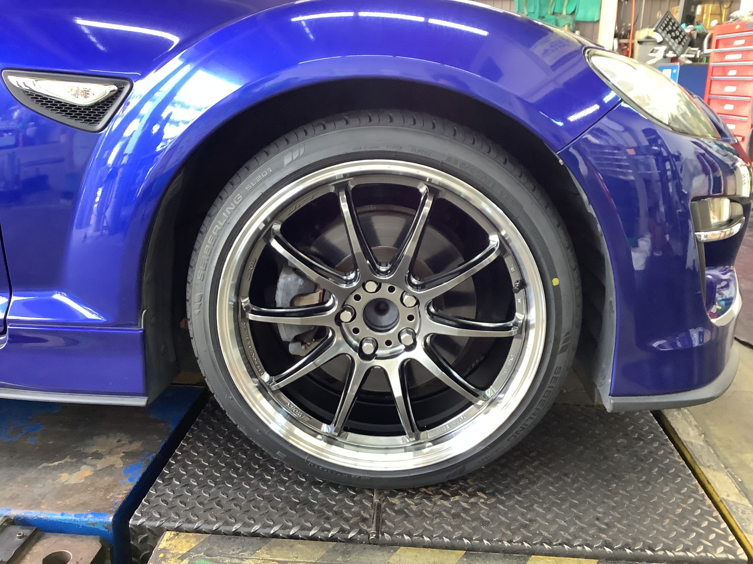 マツダ　RX-8　ワークエモーション　１９インチ取付