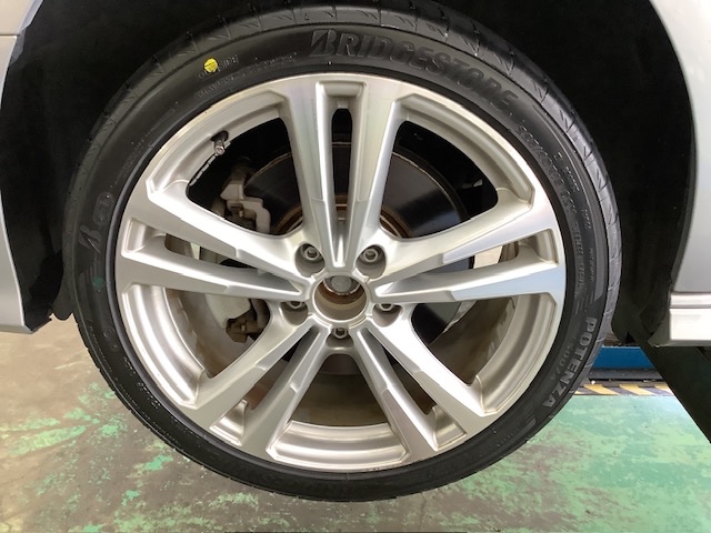 225/40R18
