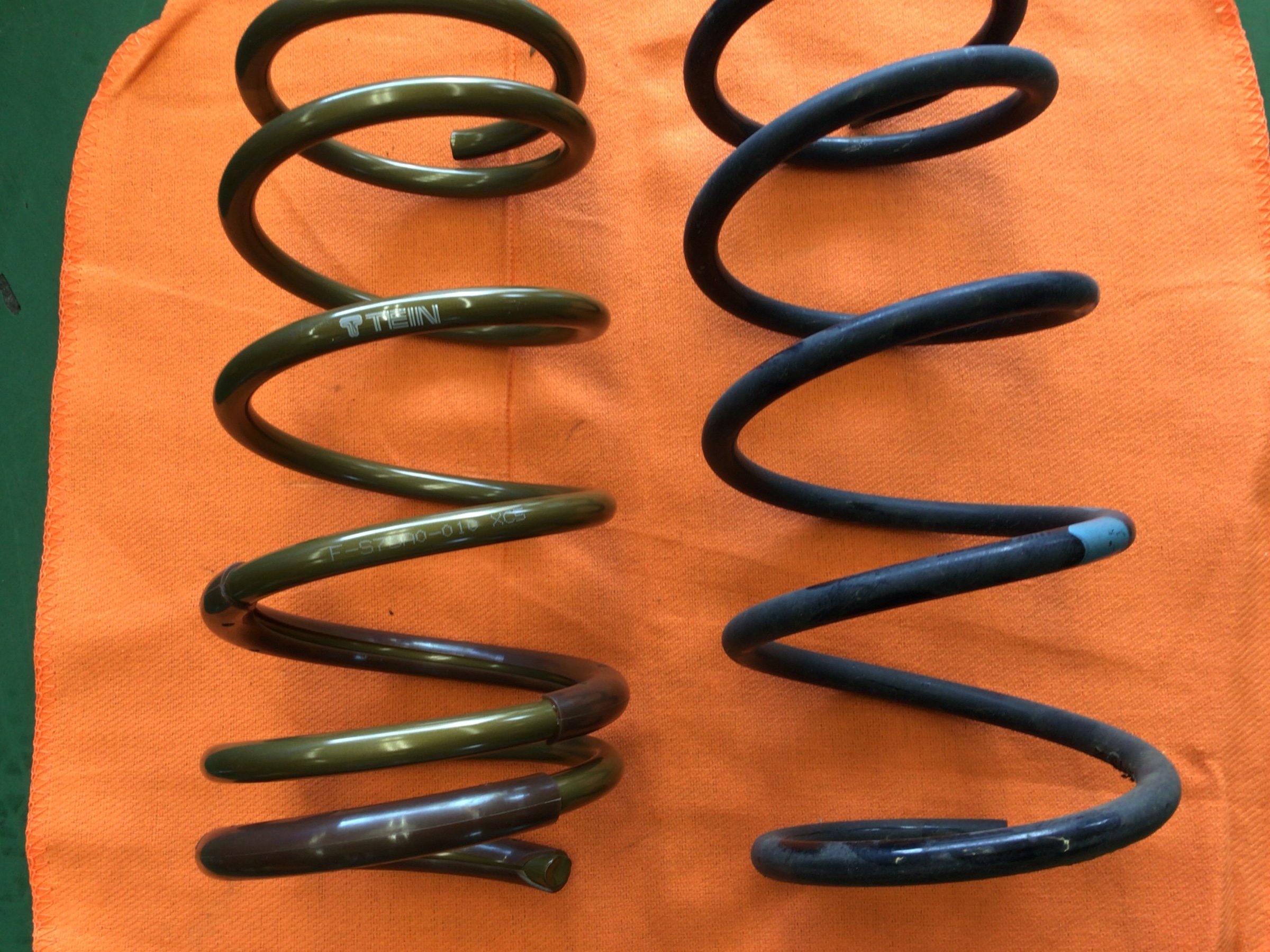 スバル・BRZ(ZC6)〜ダウンサス取付(TEIN HIGE.TECH)〜 | 店舗おススメ