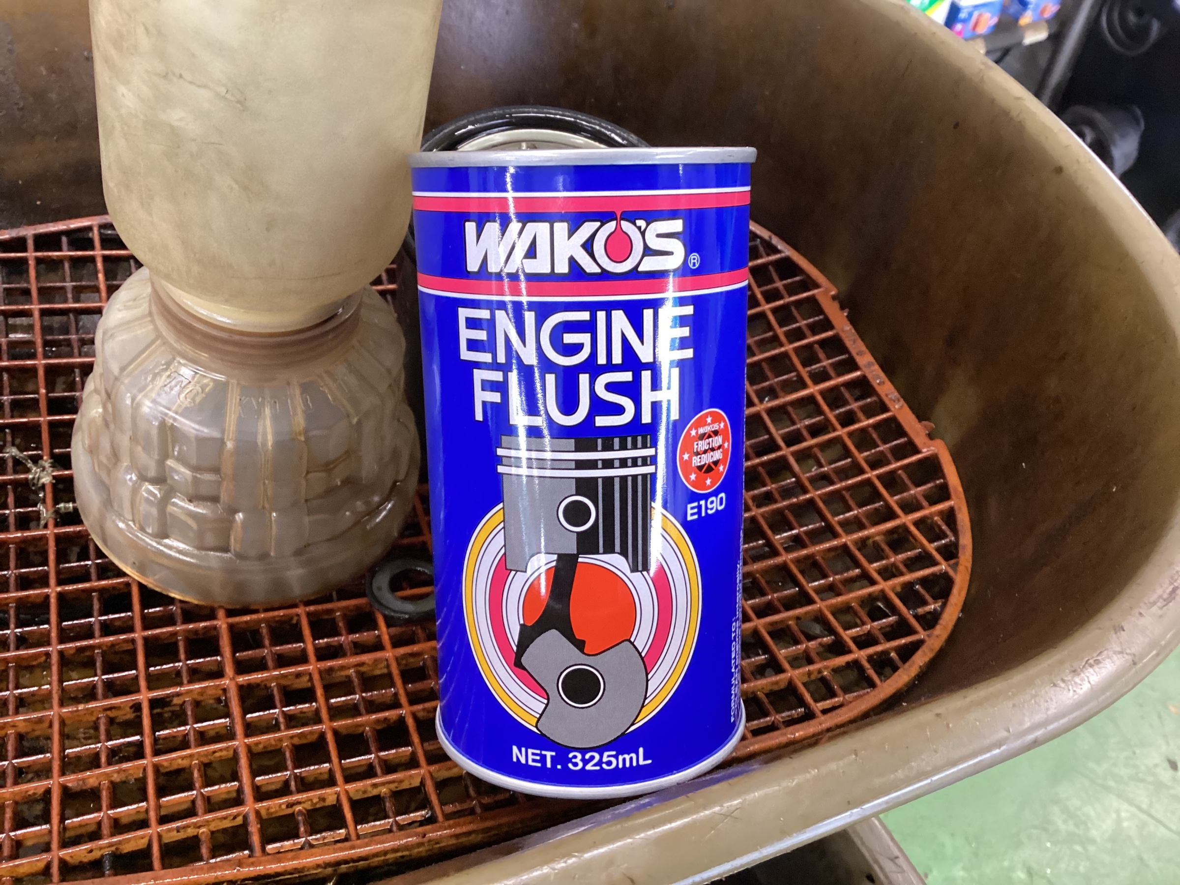 ヴォクシー（ZRR80W）エンジンオイル交換&フラッシングオイル施工