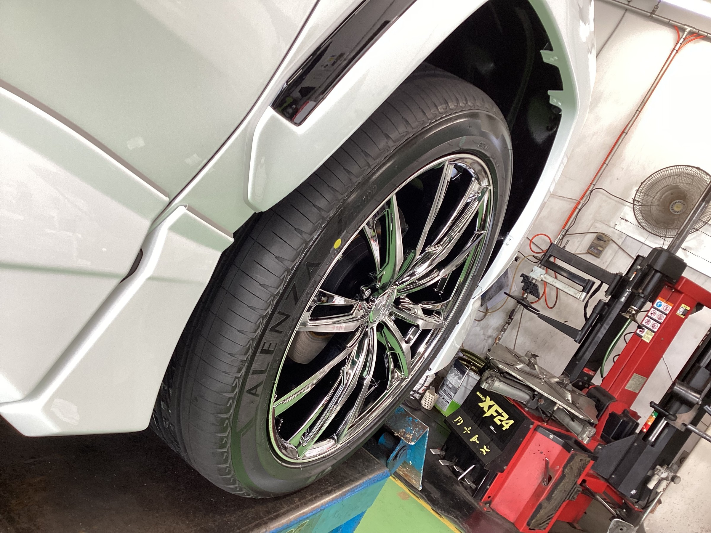 TOYOTA RAV4 X weds LEONIS GX車のオシャレは足元から