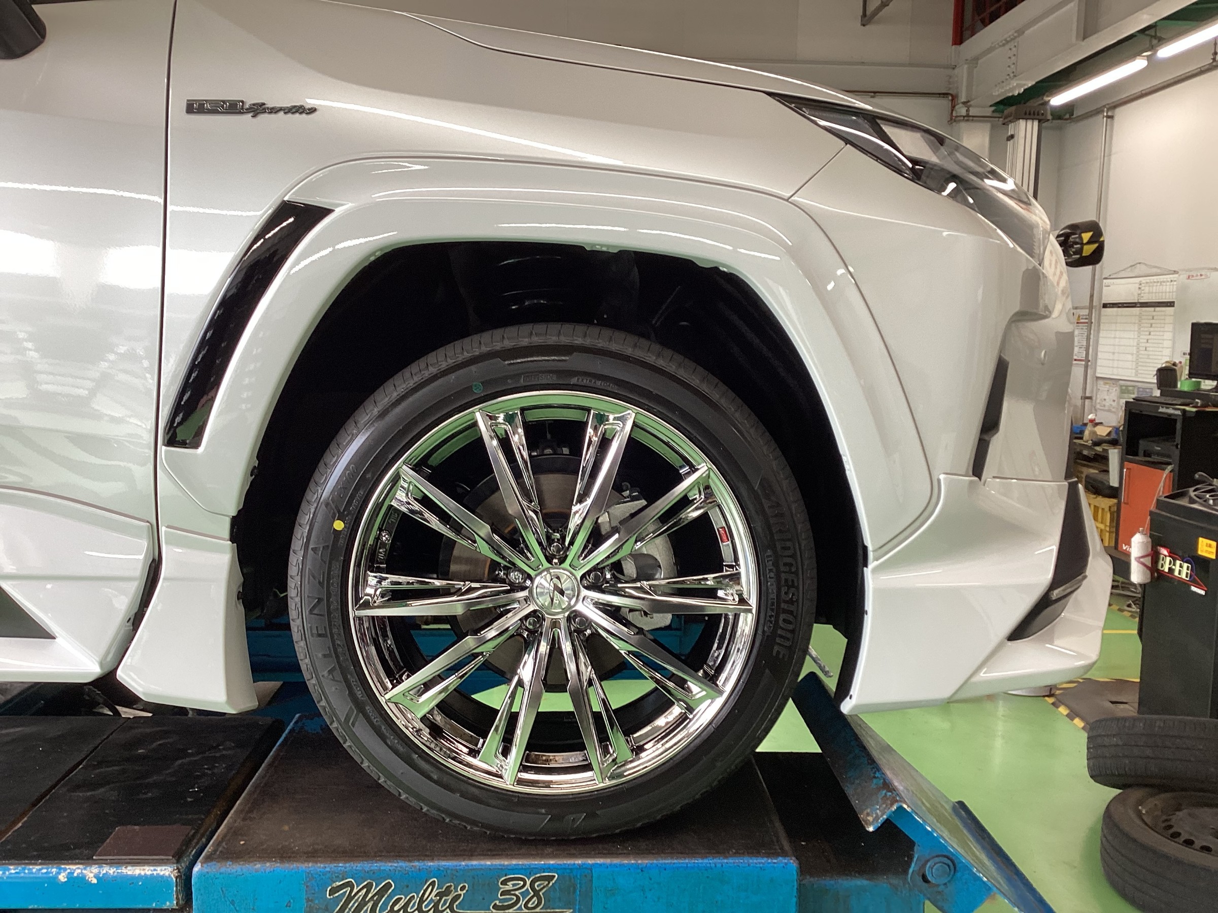 TOYOTA RAV4 X weds LEONIS GX車のオシャレは足元から