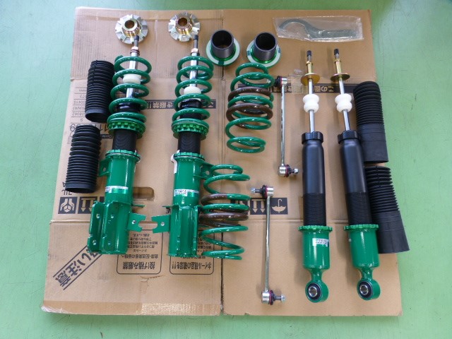 スズキ ｚｃ72ｓ スイフト 車高調取り付けを行いました スズキ スイフト その他 パーツ取付 足回り関係取付 サービス事例 タイヤ館 阿見 茨城県のタイヤ カー用品ショップ タイヤからはじまる トータルカーメンテナンス タイヤ館グループ
