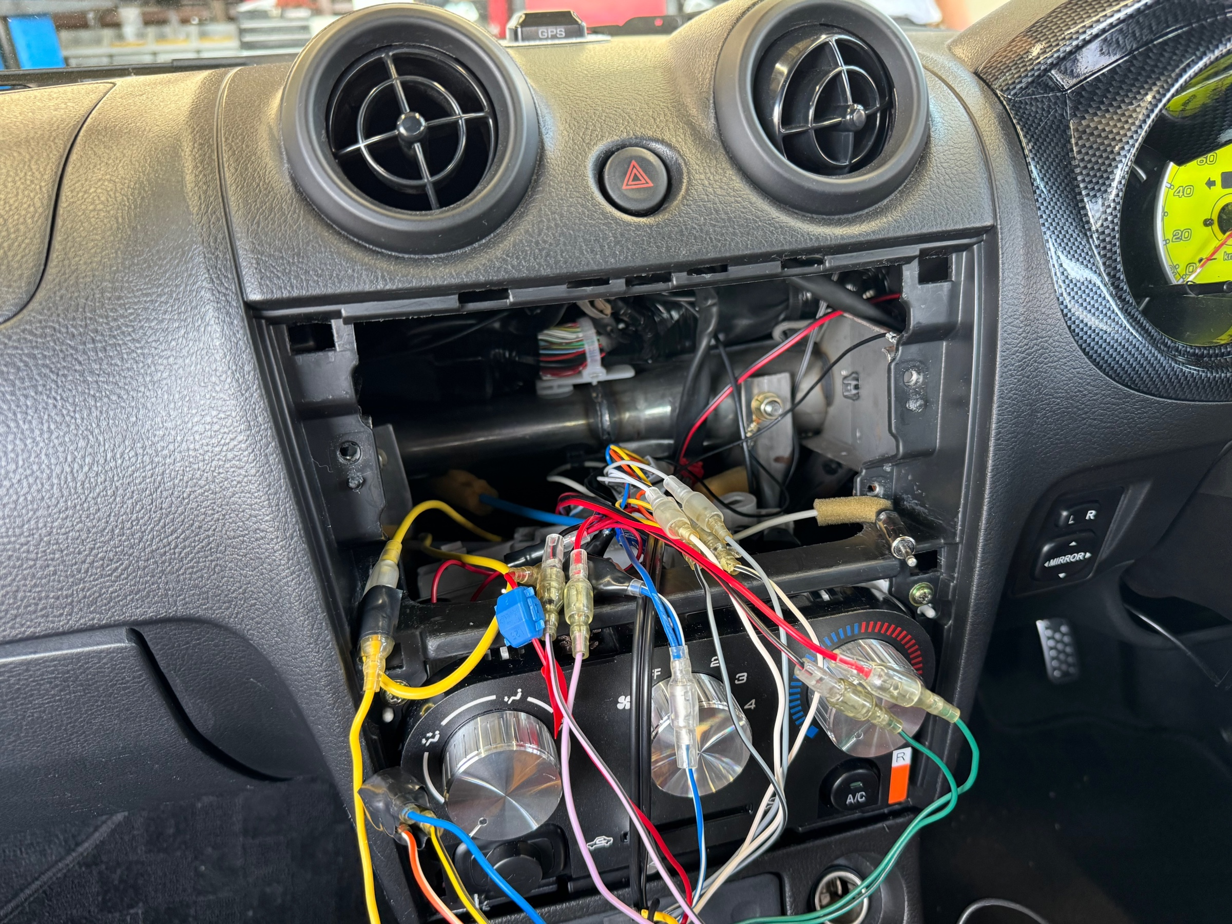 ダイハツ・コペン・L880K】 ディスプレイオーディオ取り付け | 店舗お