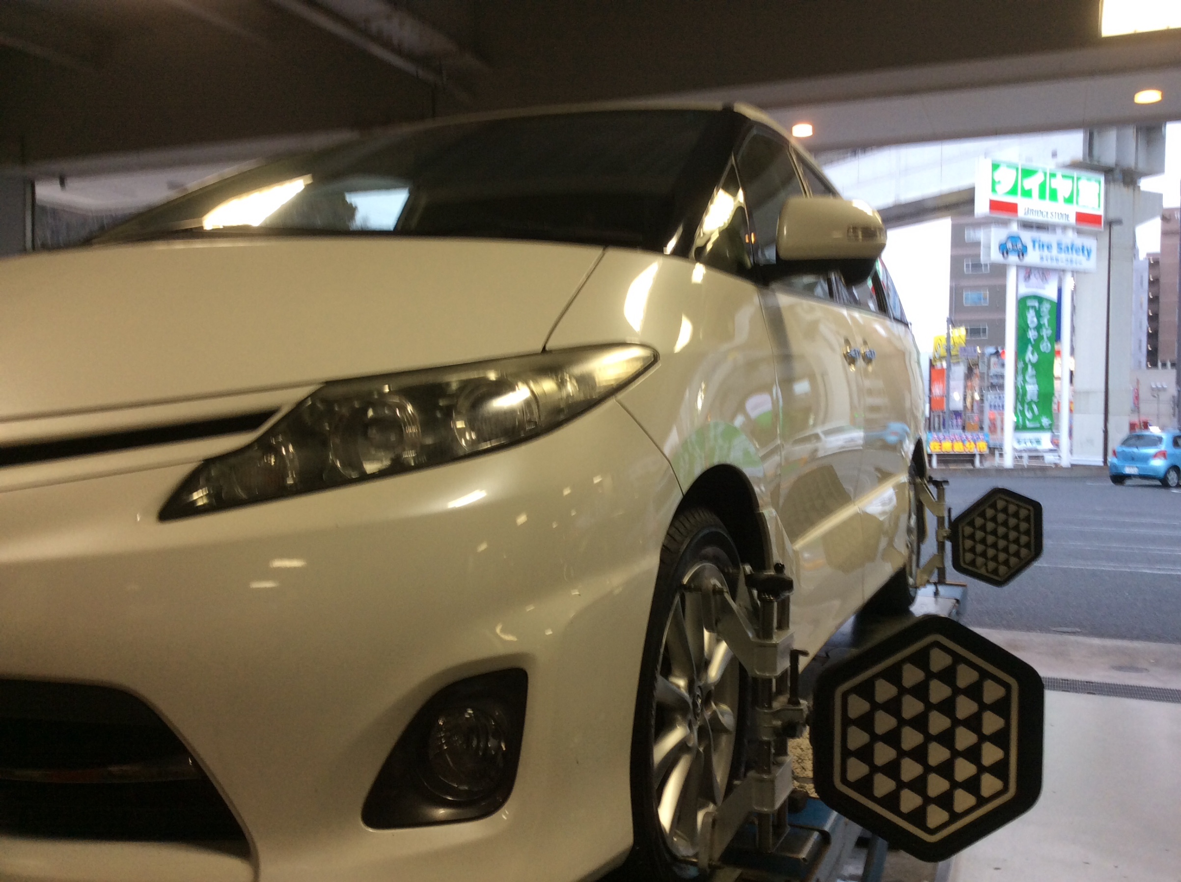 エスティマ 50型 新品タイヤ交換＆アライメント調整！ | トヨタ