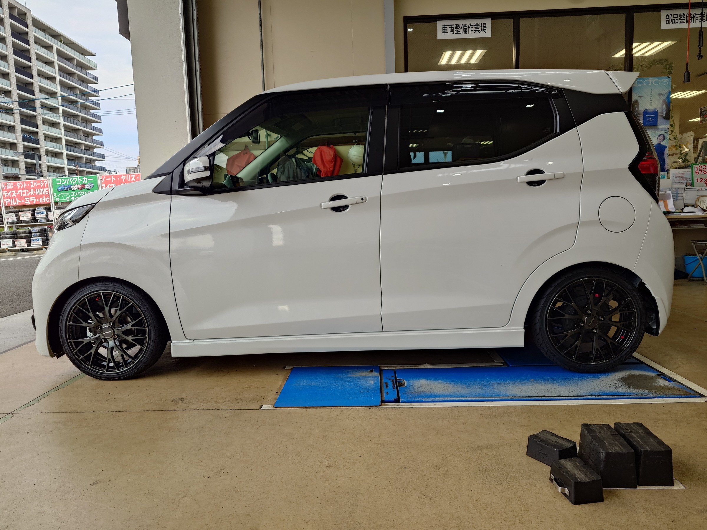 ニッサン デイズ ハイウェイスター(B45W) 車高調取付 BLITZ