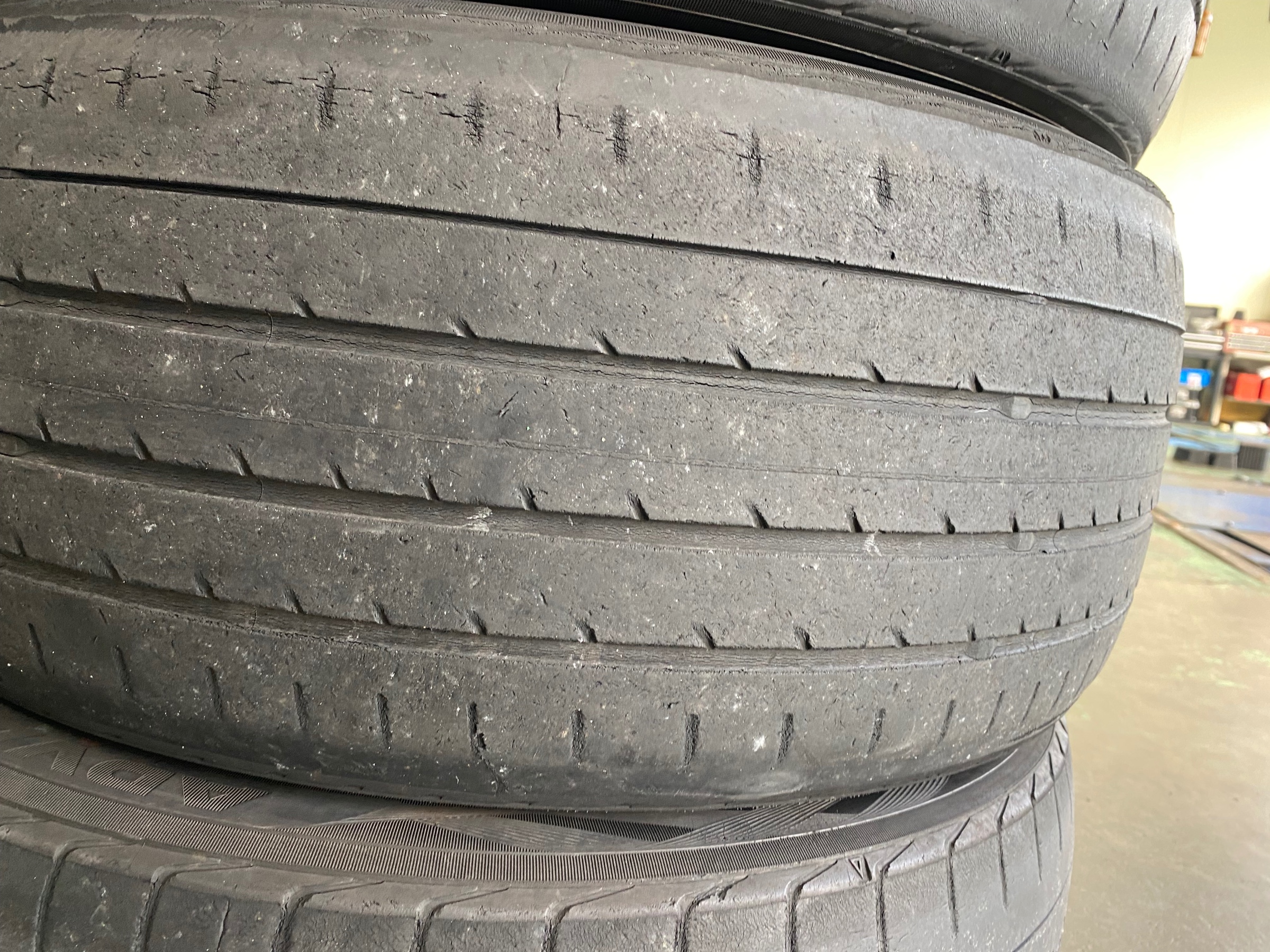 ブリヂストン　タイヤ館下松　タイヤ交換　アルミホイール　オイル交換　バッテリー交換　ワイパー交換　エアコンフィルター交換　アライメント調整　国産車　輸入車　下松市　周南市　徳山　柳井　熊毛　光　玖珂　周東　履き替え　付け替え　脱着