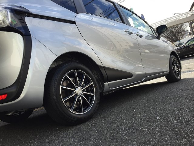 新型シエンタのホイールを交換 | トヨタ シエンタ ホイール | サービス 