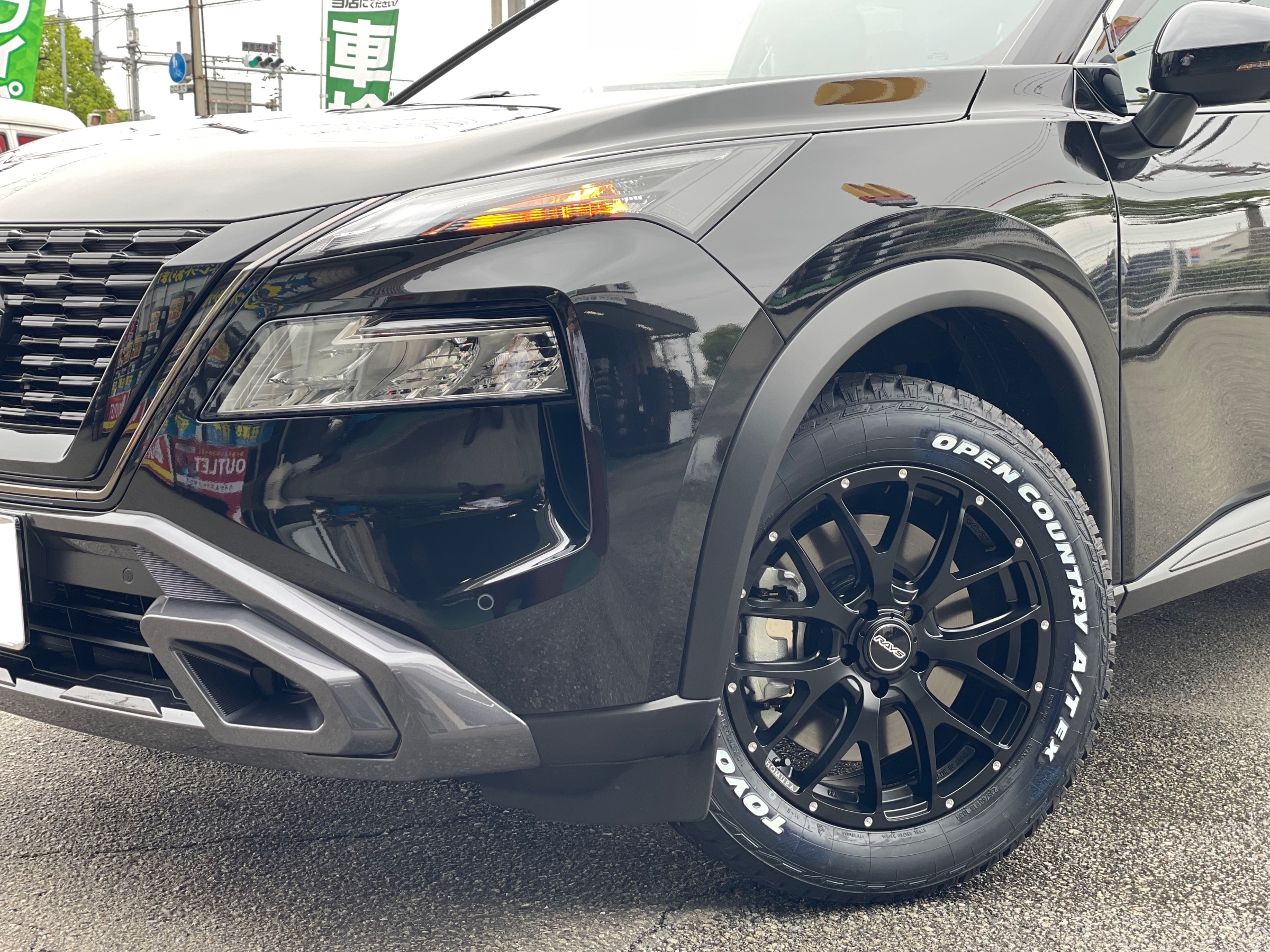 日産 エクストレイル SNT33　アルミホイール交換後 RAYS HOMURA 2×7FA レイズ