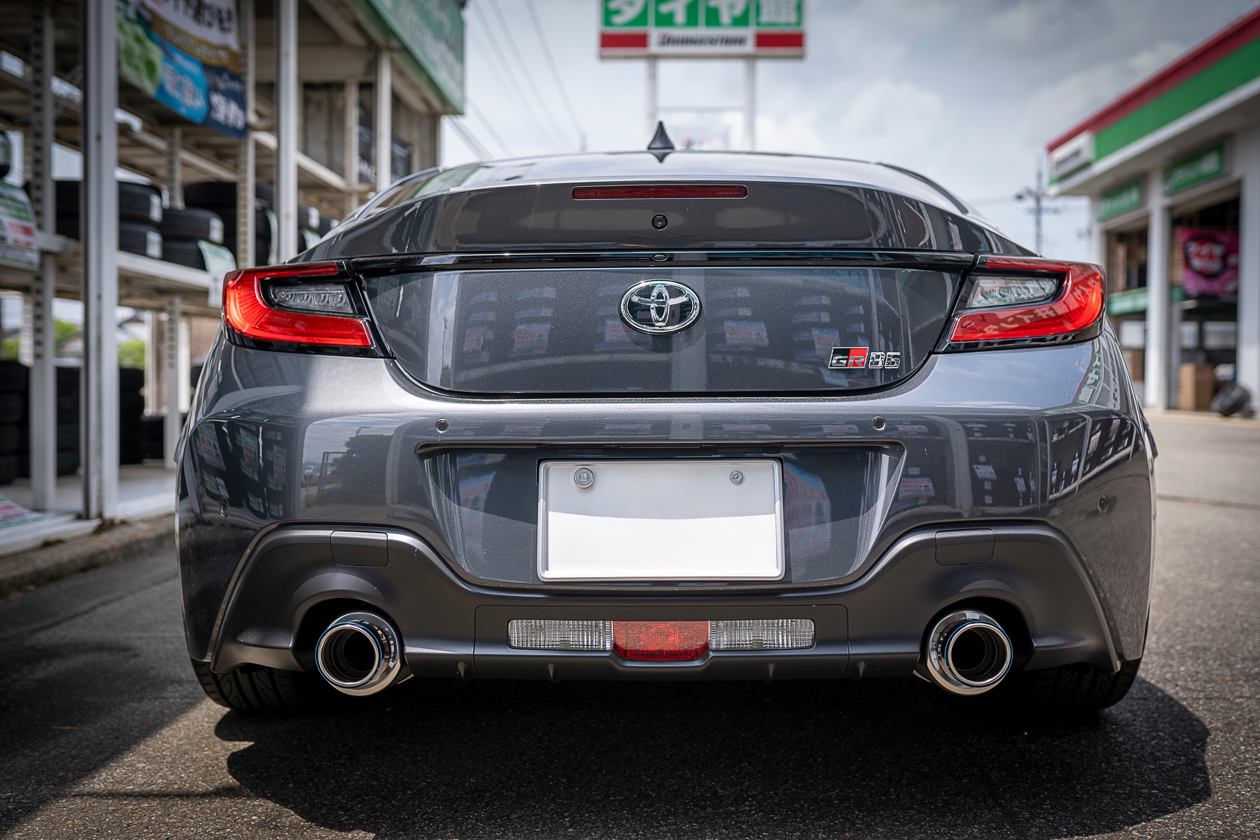 GR86 に HKS Hi-Power SPEC-LⅡ | 店舗おススメ情報 | タイヤ館 GR86 に HKS Hi-Power SPEC-LⅡ | 店舗おススメ情報 | タイヤ館