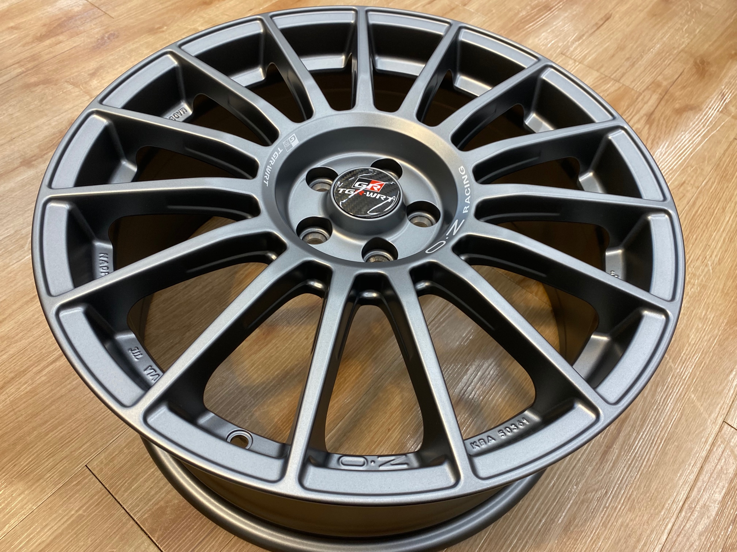 ホイール紹介〜OZ RACINGさんのSuperturismo TGR-WRT | 店舗お ホイール紹介〜OZ RACINGさんのSuperturismo TGR-WRT | 店舗お
