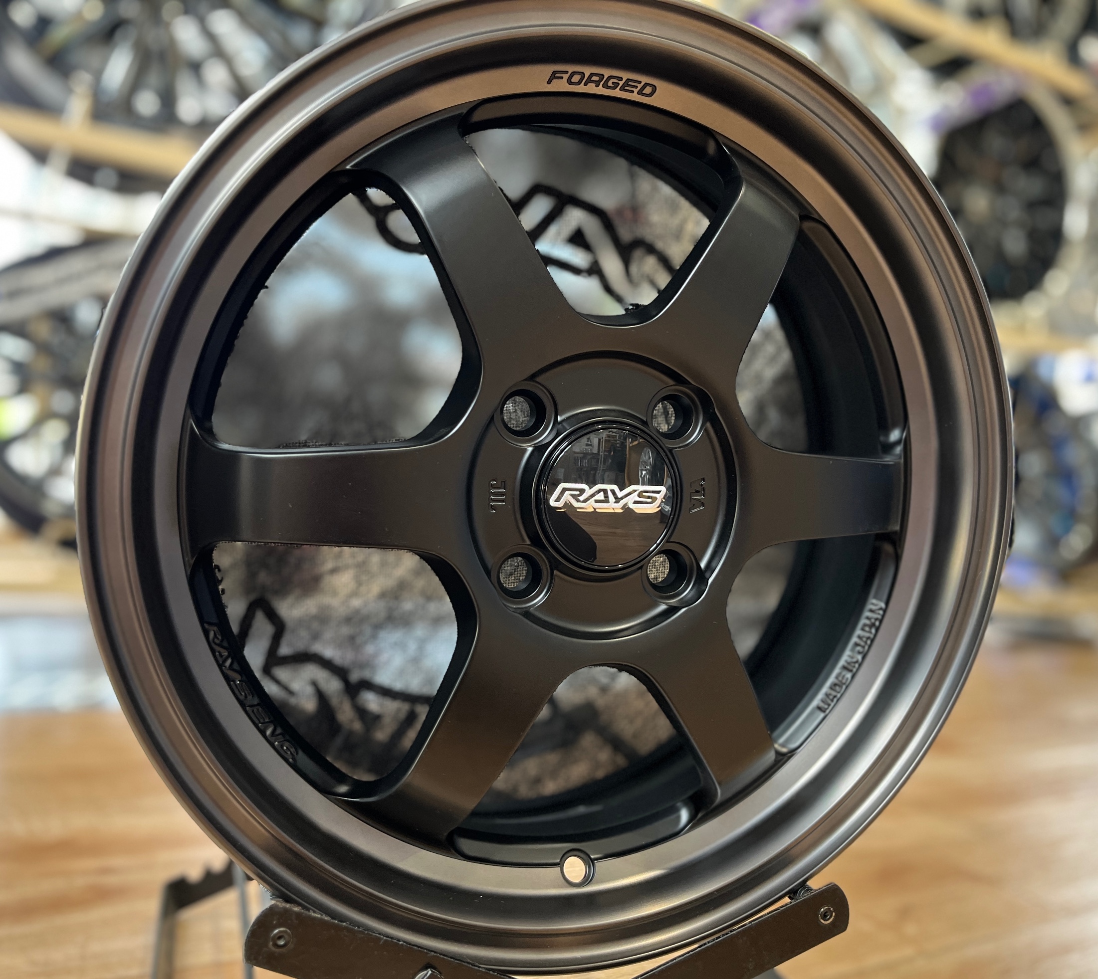 中四国のタイヤ館でしか買えないRAYS【VOLKRACING TE37 KCR】特別