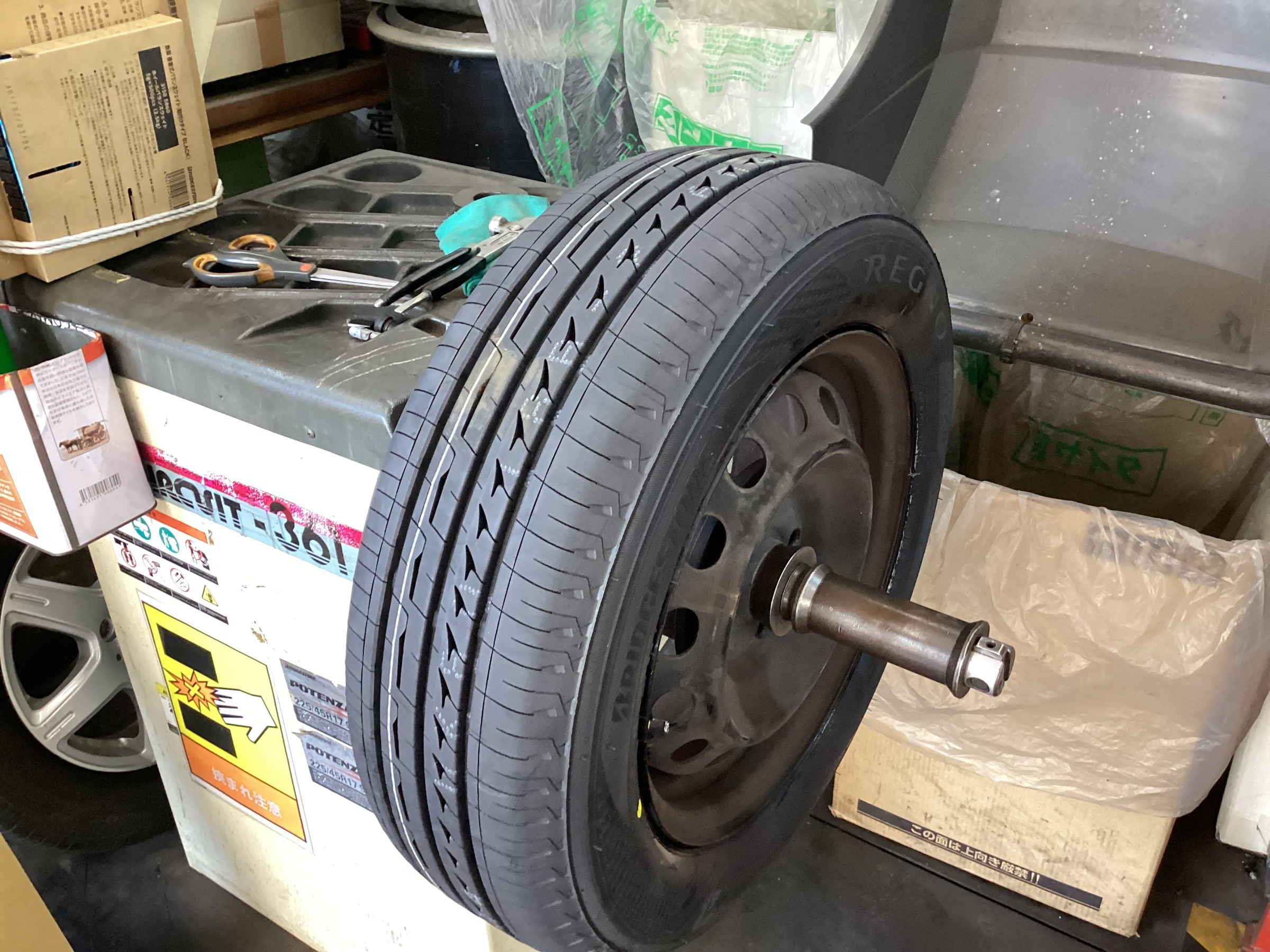 ホンダ　エアウエイブ　185/65R14　レグノGR-XⅡ