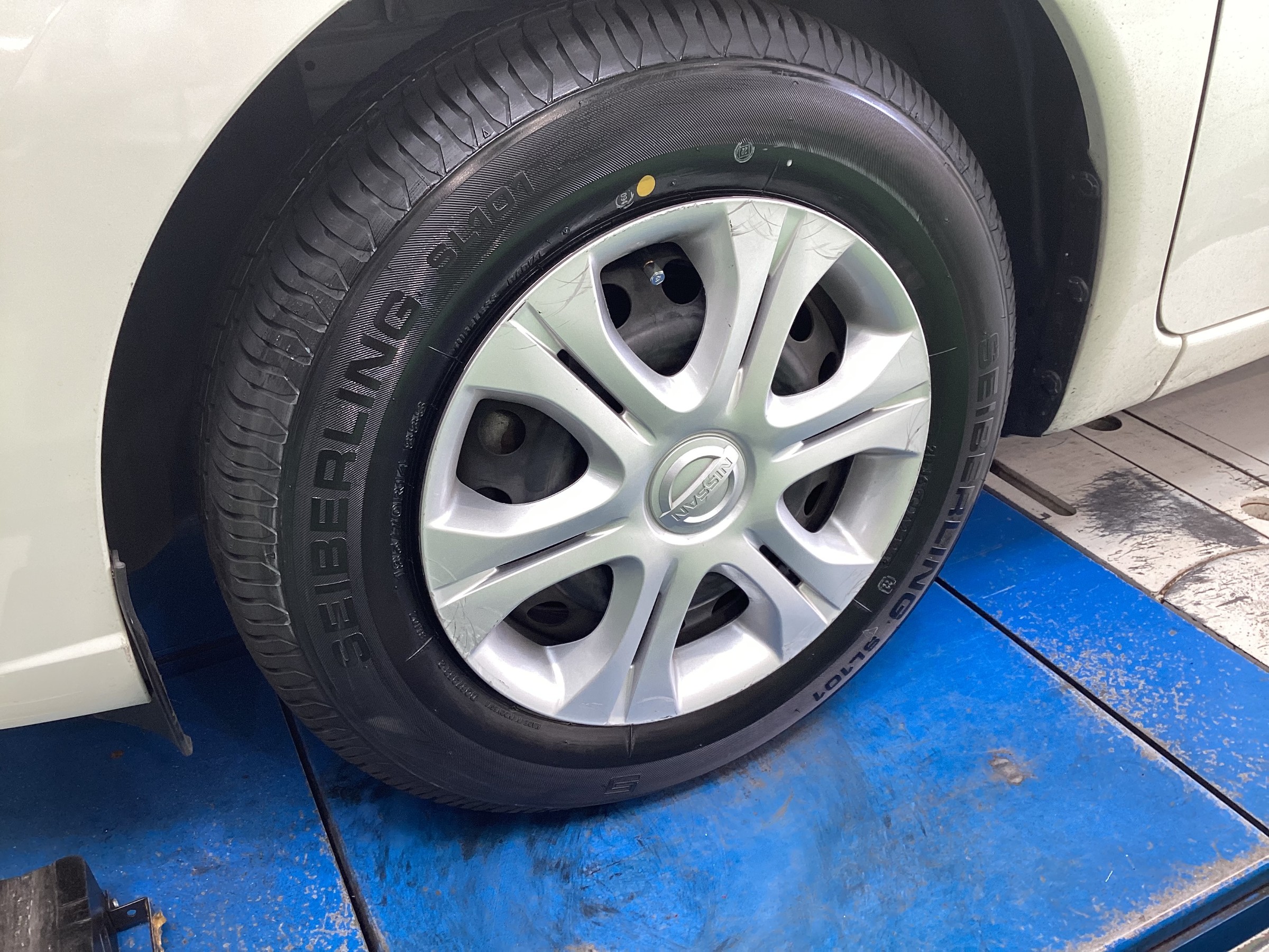 お求めやすいタイヤでもブリヂストン工場製！【セイバーリング SL101