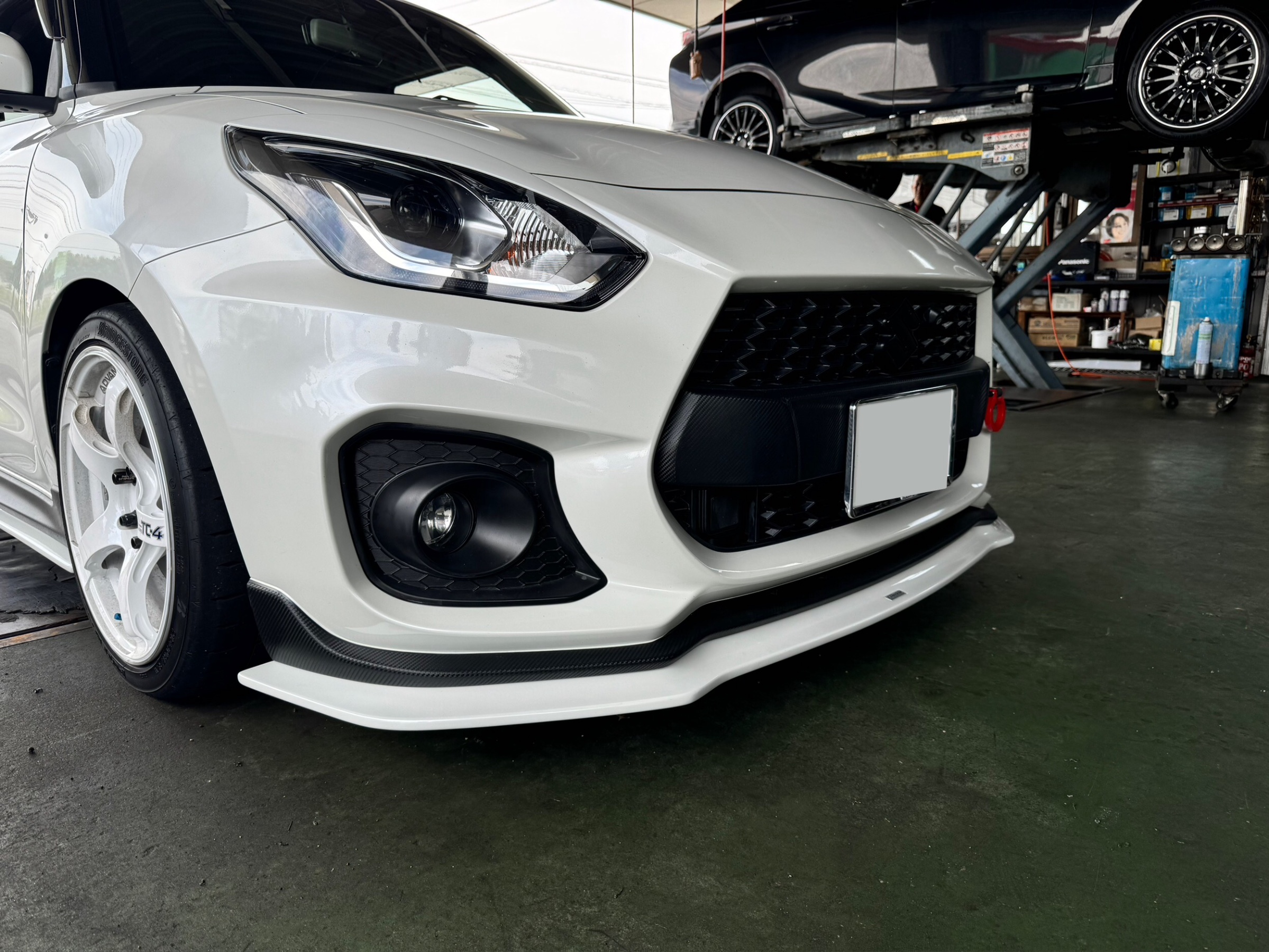 スイスポ TRUST&R'sエアロ取り付け！ | 店舗おススメ情報 | タイヤ館