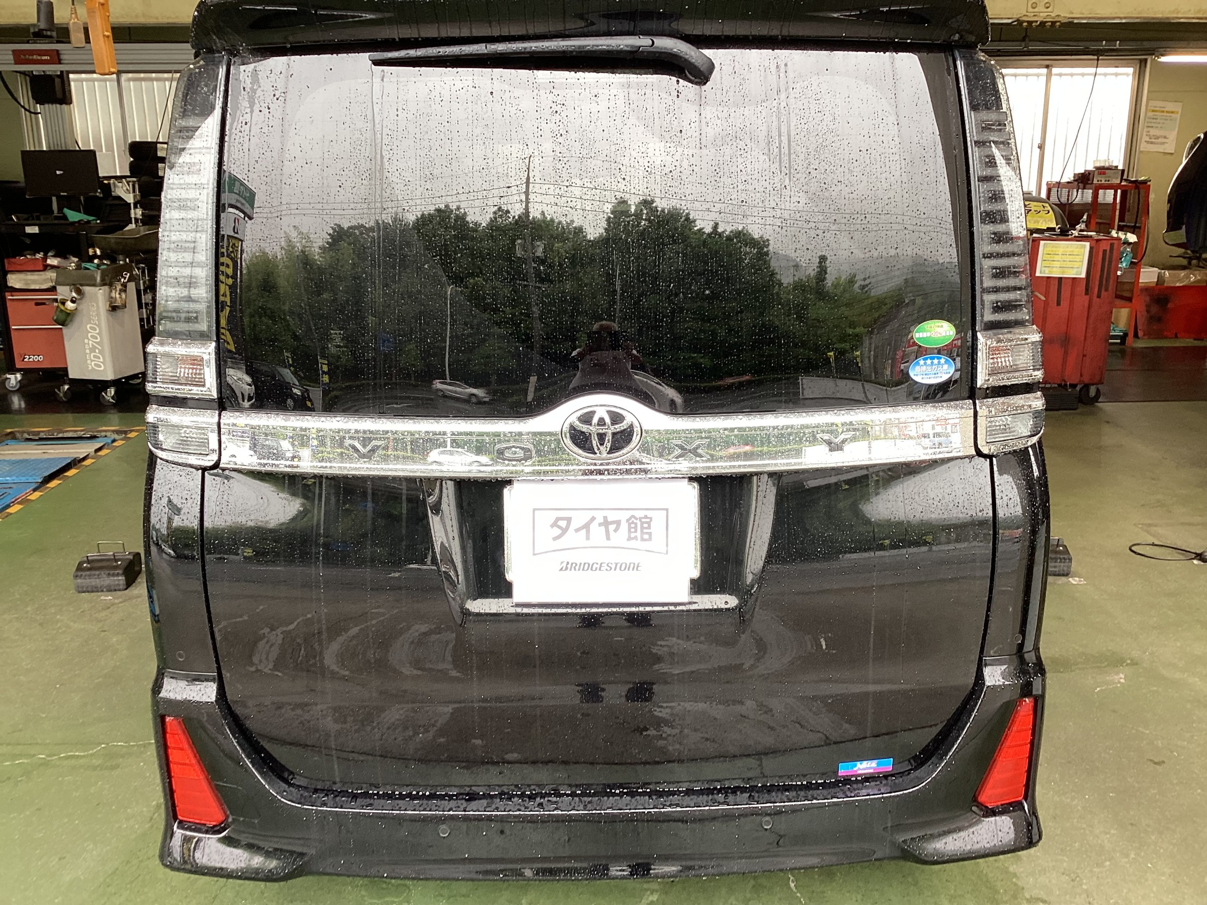 VOXYクロニクルRV　タイヤ交換タイヤ館五日市
