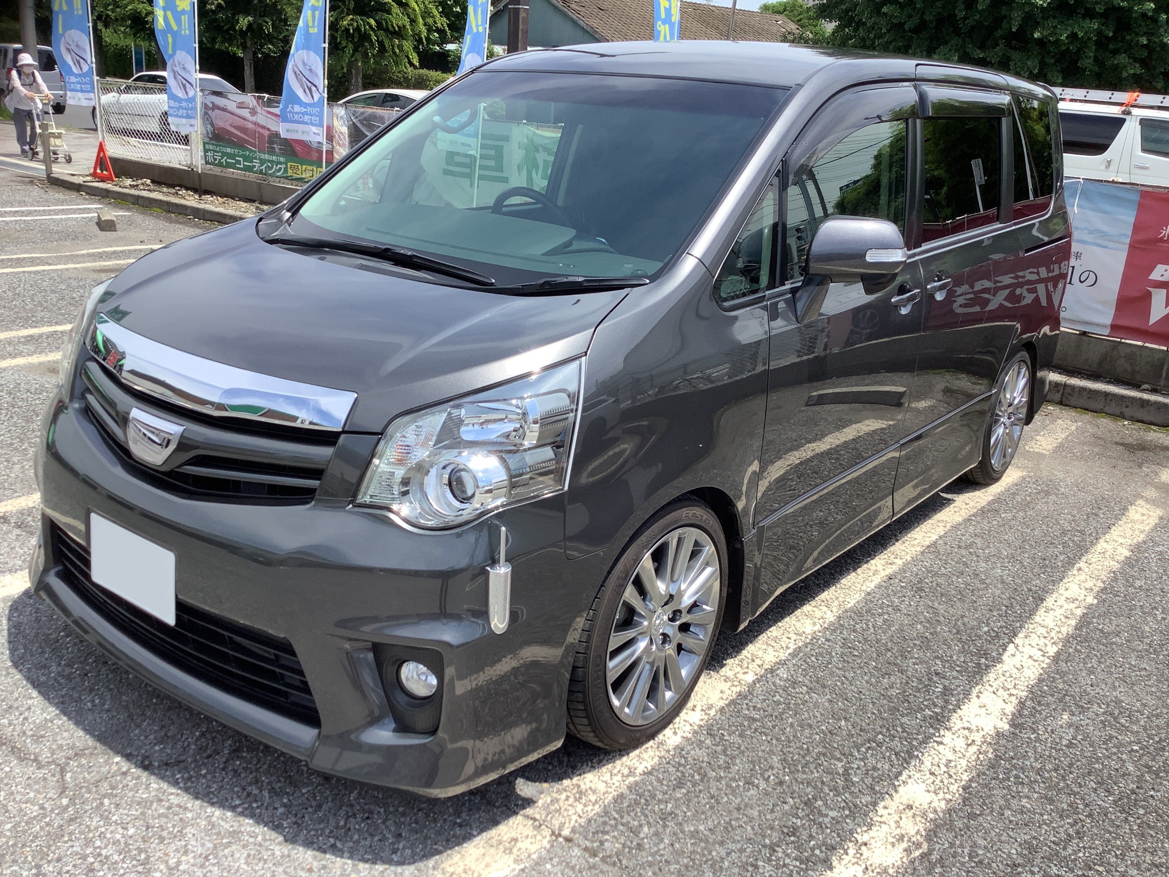 クロミノア/ヴォクシー ZRR70G/ZRR70W　日正タイヤ　車高調 クロミノア/ヴォクシー ZRR70G/ZRR70W 日正タイヤ 車高調 クロミノア