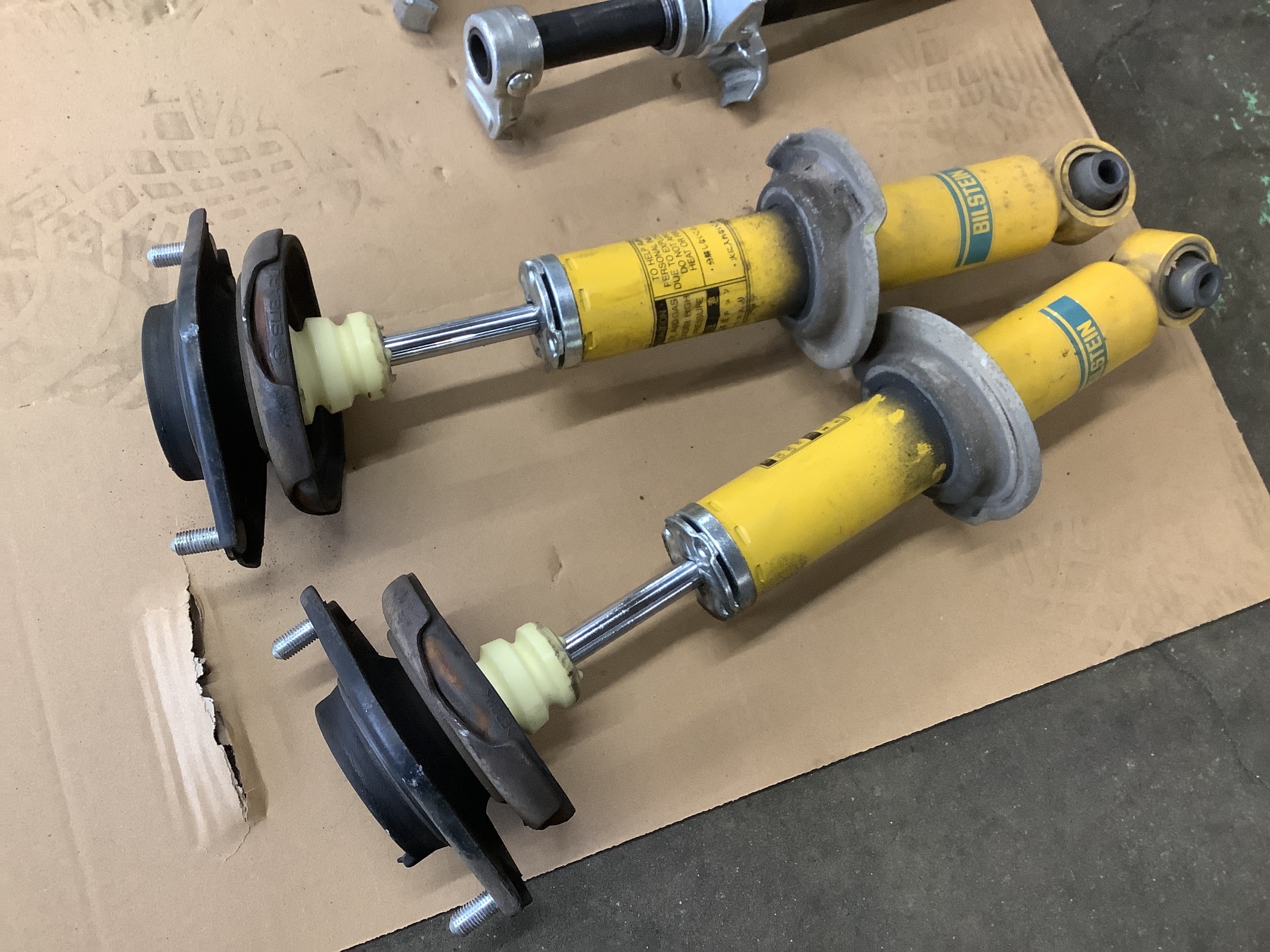 スバルVM4型レヴォーグ、ショックアブソーバーのリフレッシュ