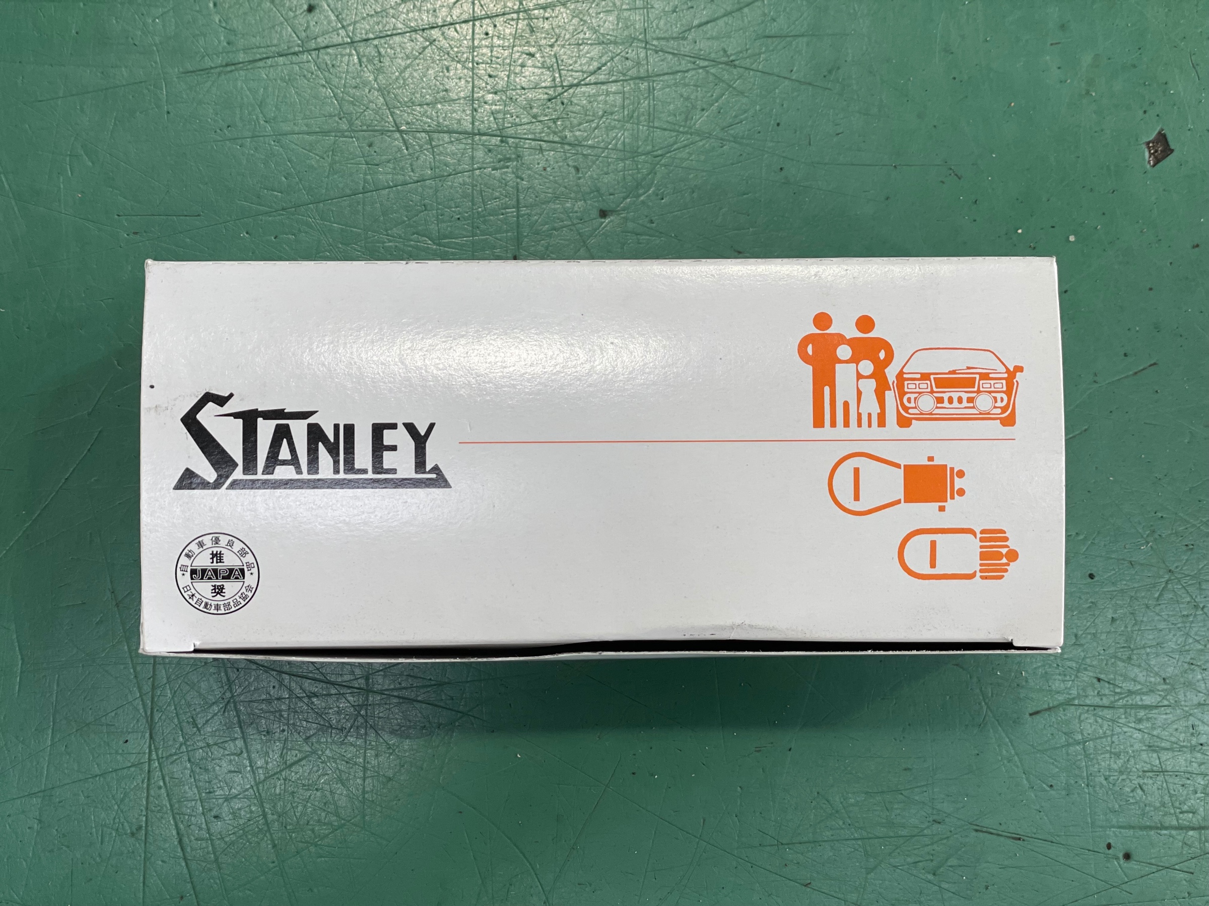 タイヤ館加古川 スズキ アルトラパン HE21S　ブレーキランプ交換後 STANLEY スタンレー