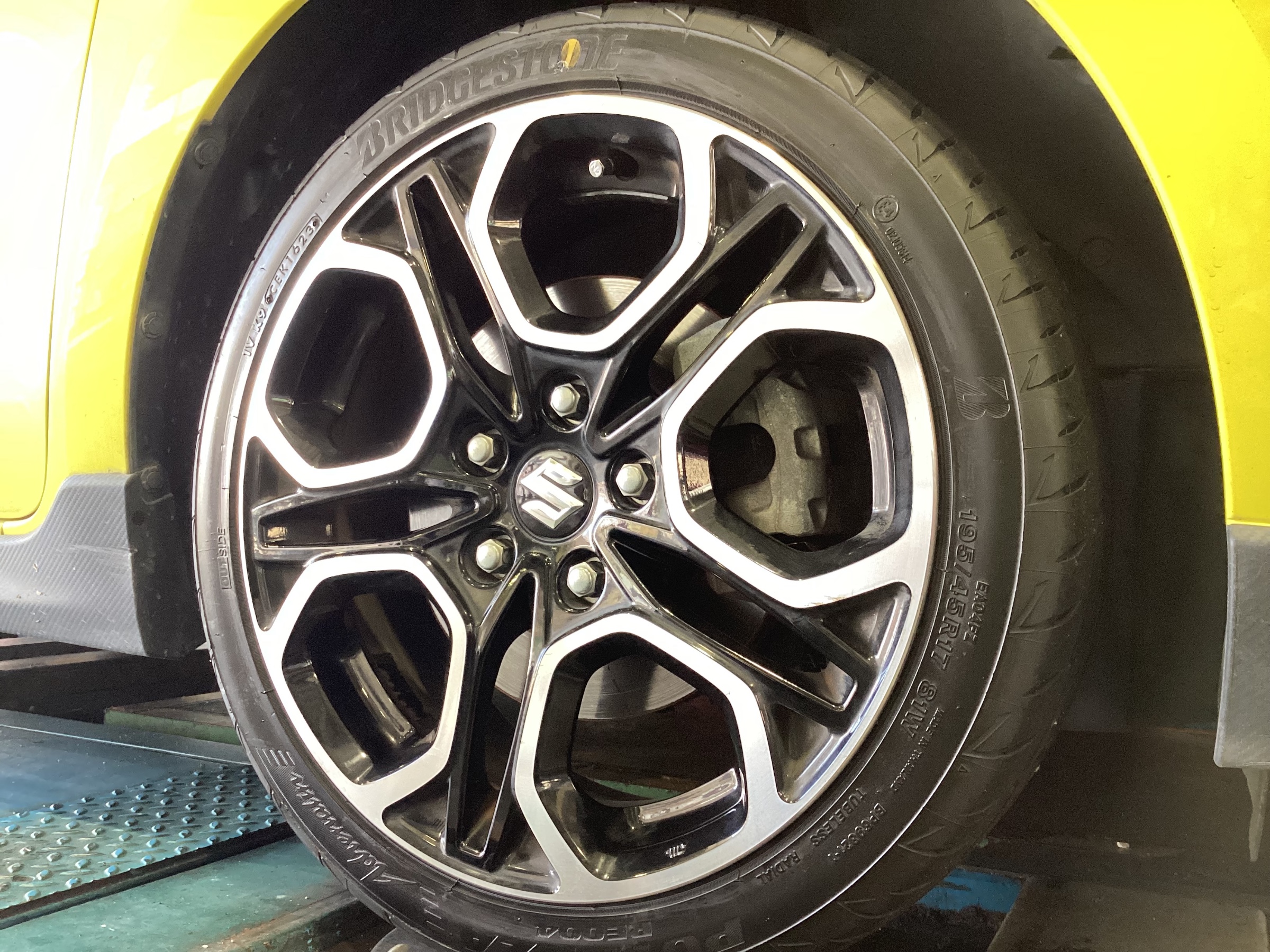BRIDGESTONE RS6 消耗品交換済み ジムニー オンラインでタイヤ交換 | スズキ ジムニー タイヤ